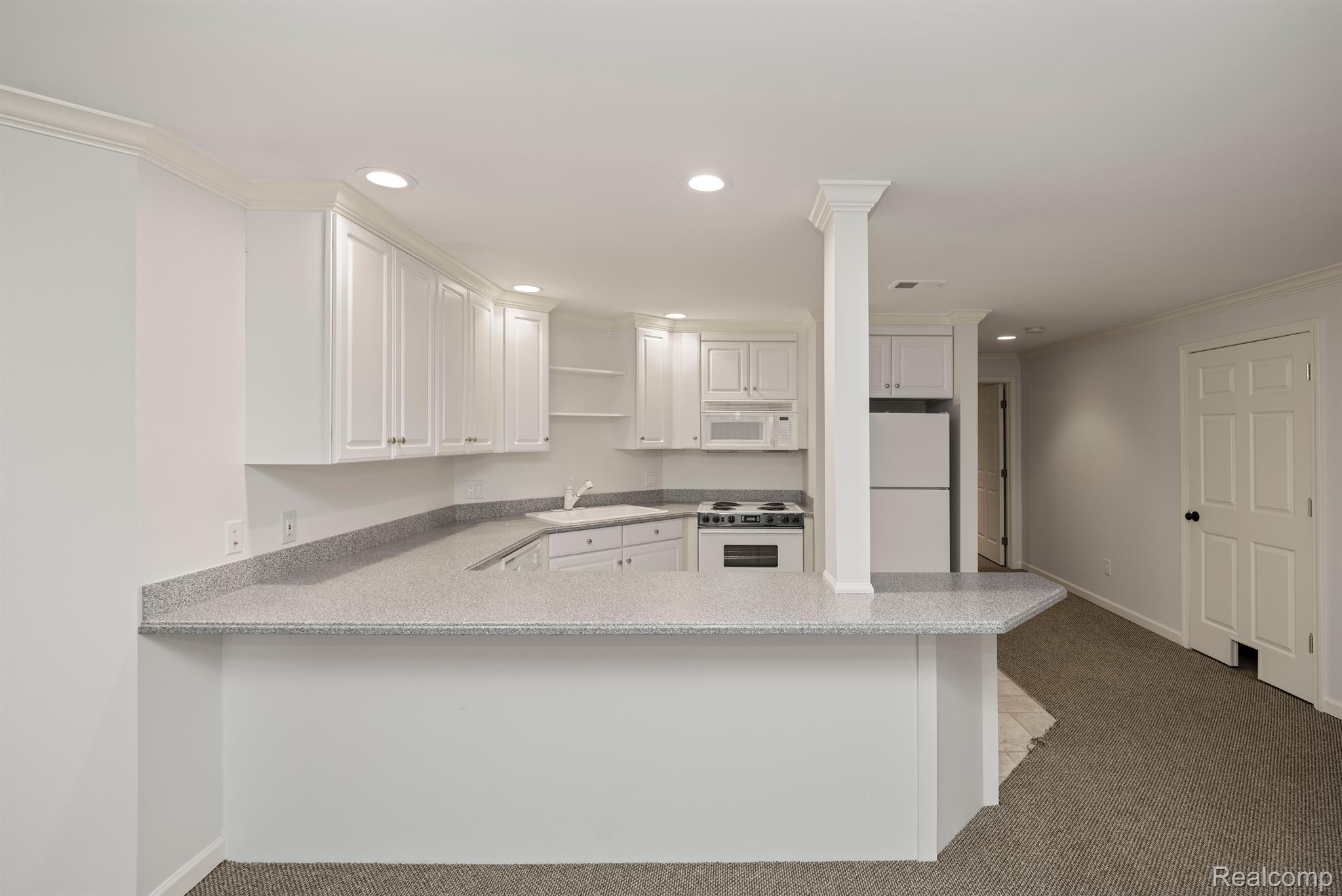 7285 HIDDENBROOK Lane