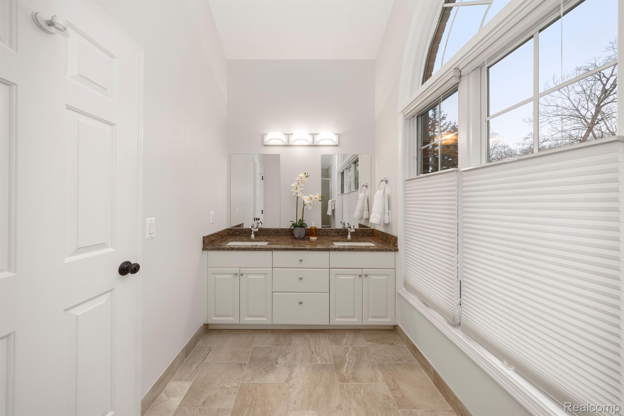 7285 HIDDENBROOK Lane