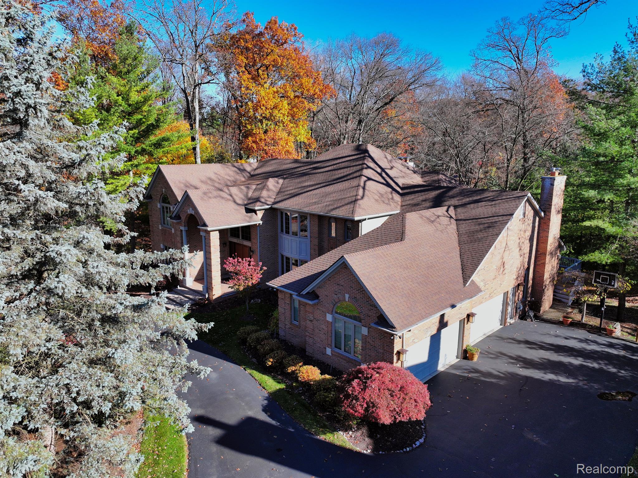 7285 HIDDENBROOK Lane
