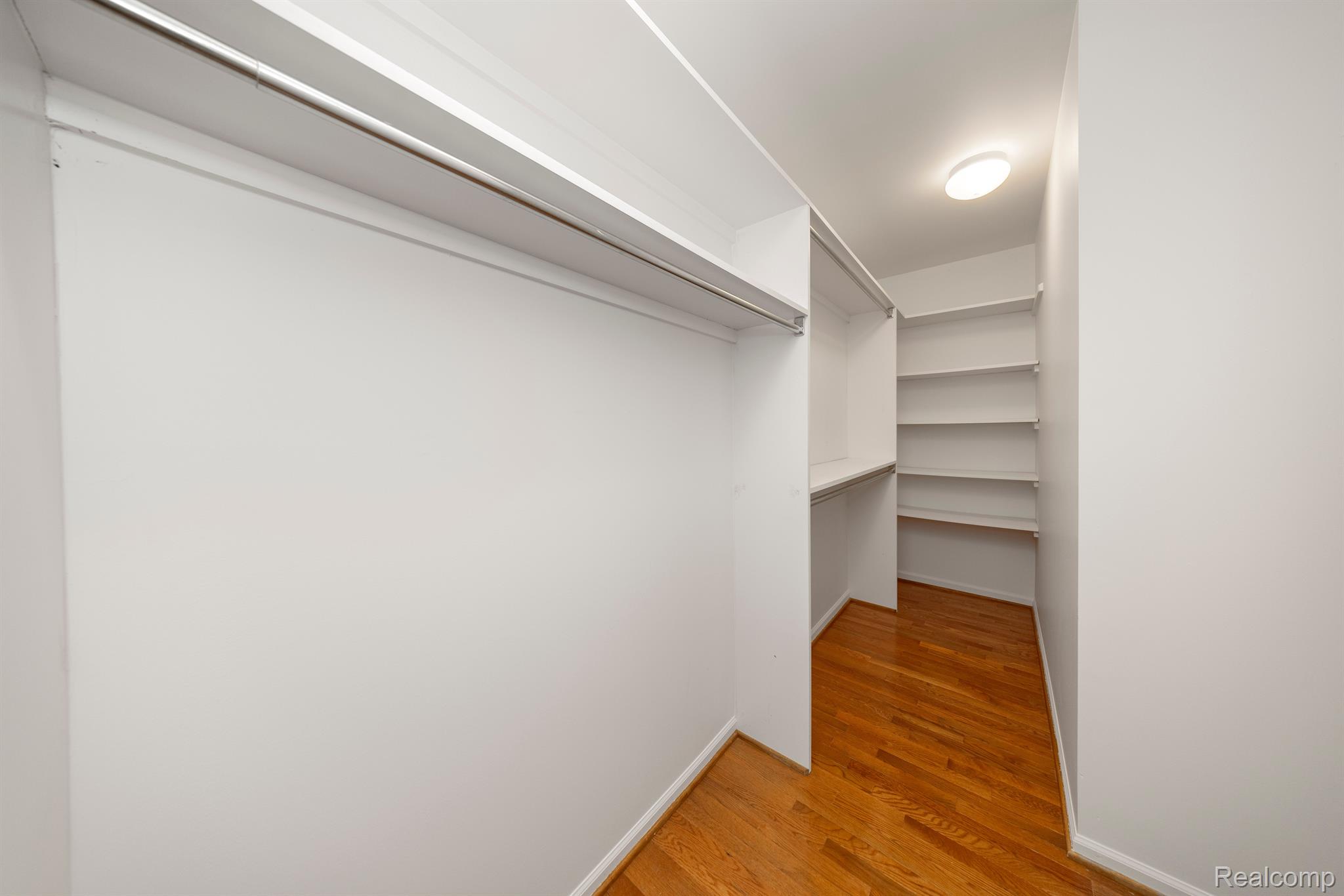7285 HIDDENBROOK Lane