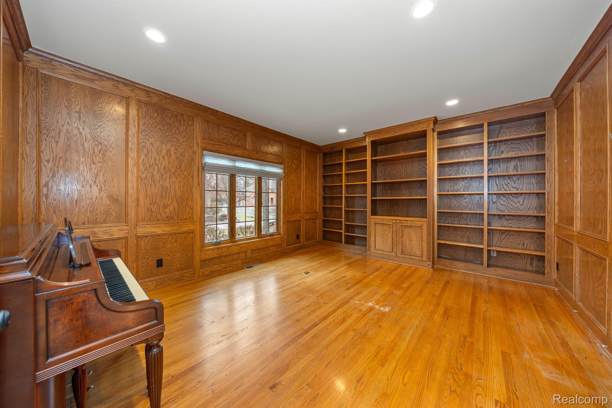 7285 HIDDENBROOK Lane