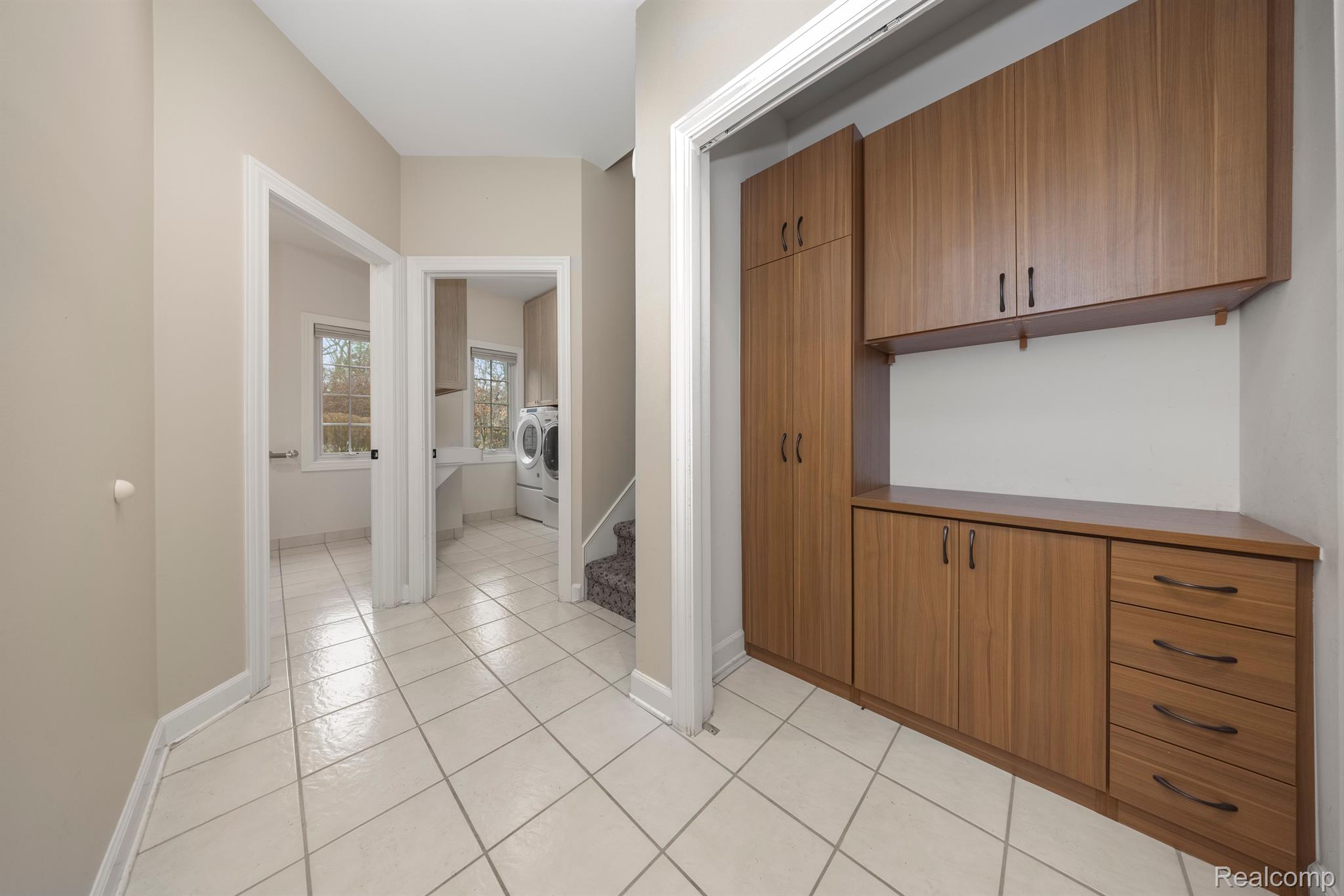 7285 HIDDENBROOK Lane