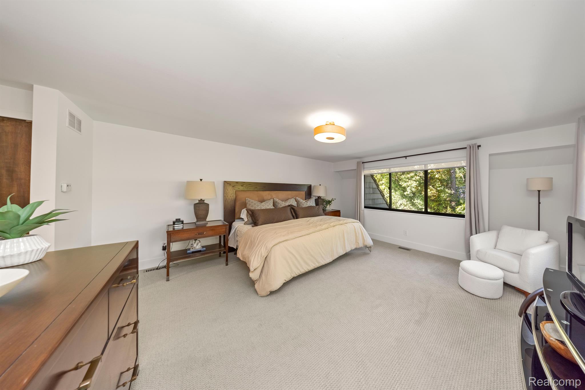 973 BLOOMFIELD WOODS