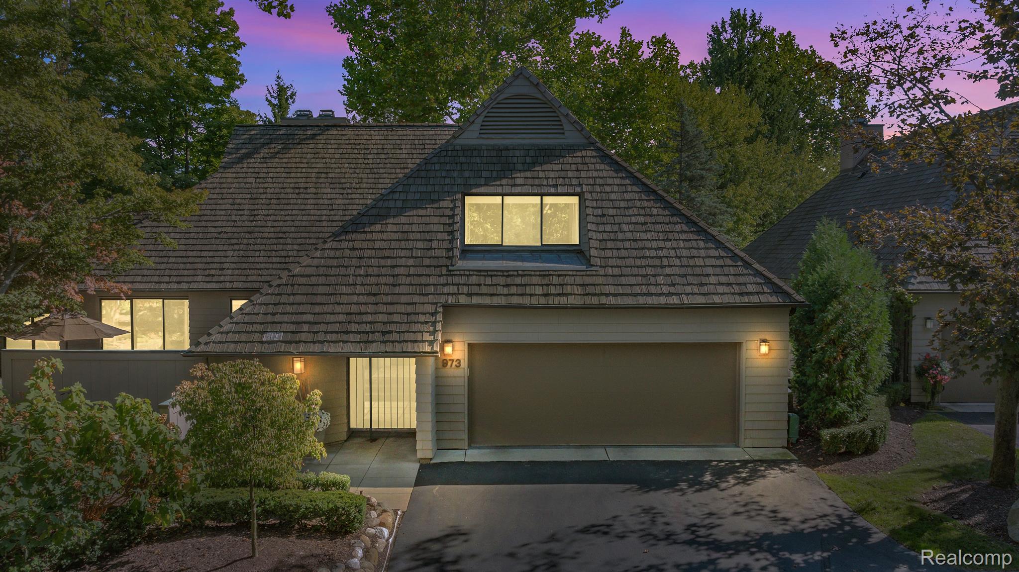 973 BLOOMFIELD WOODS