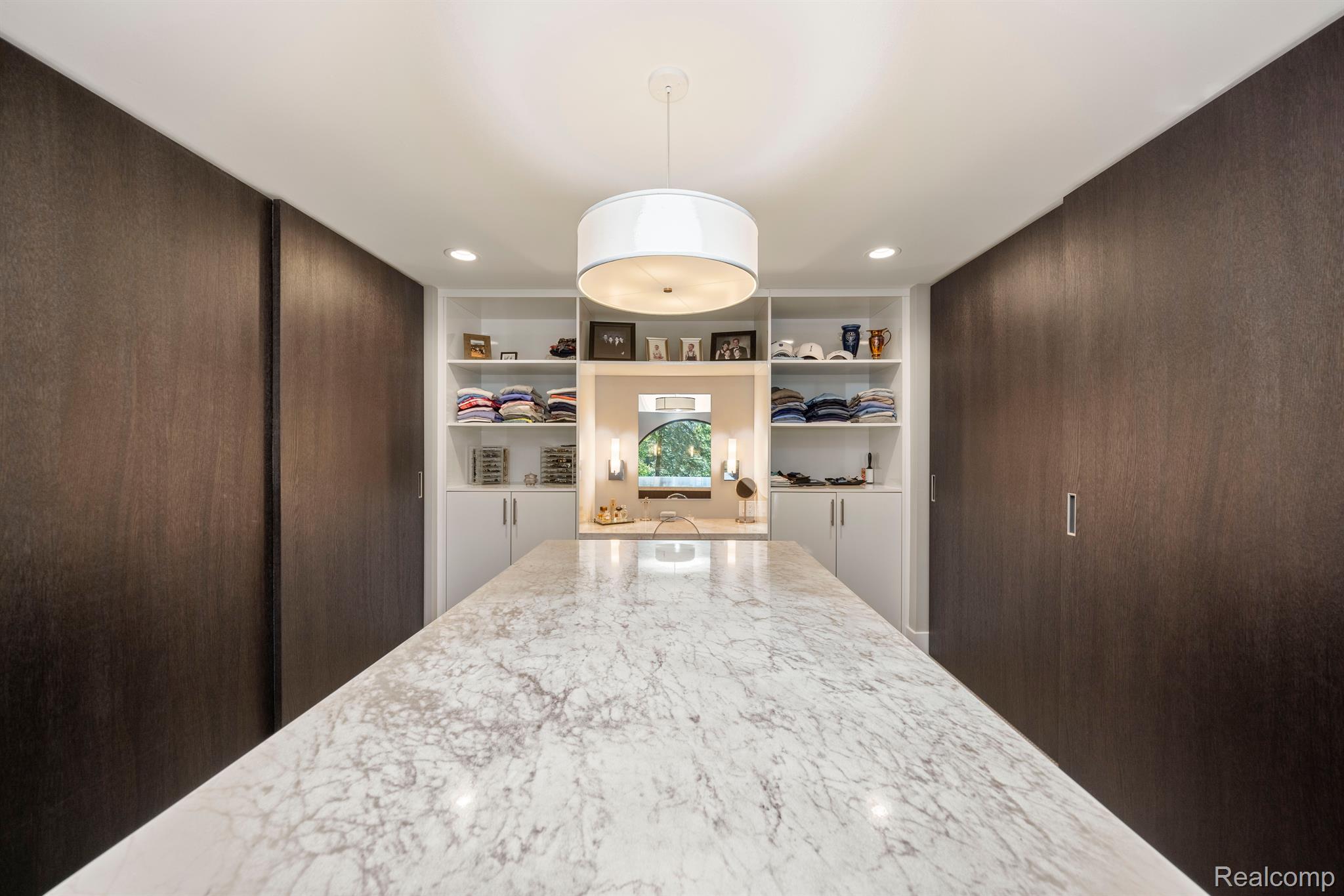 973 BLOOMFIELD WOODS