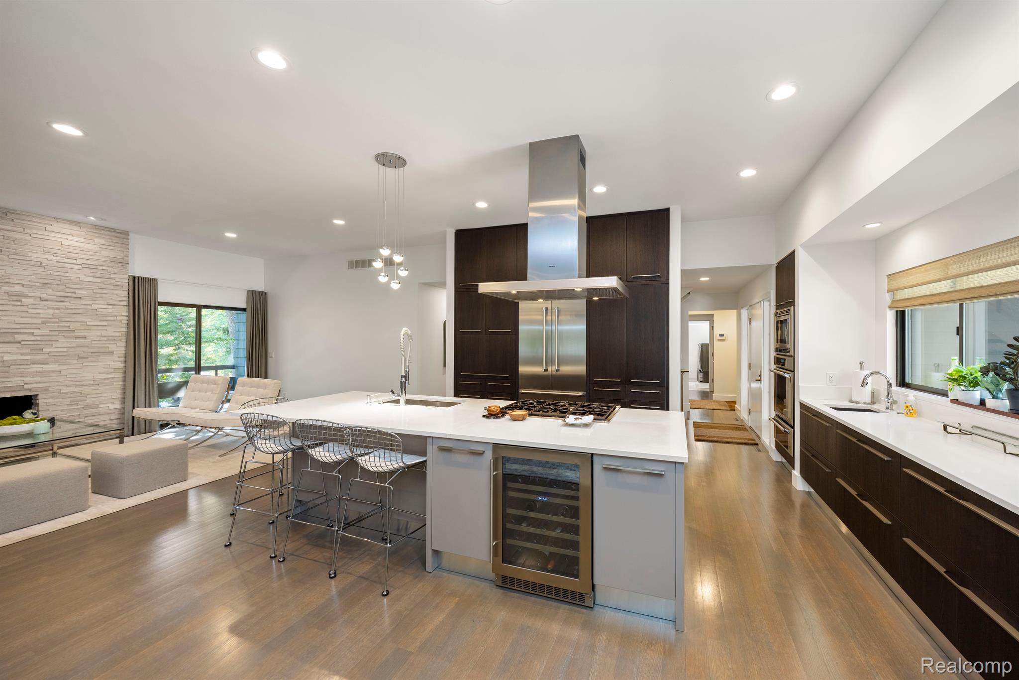 973 BLOOMFIELD WOODS