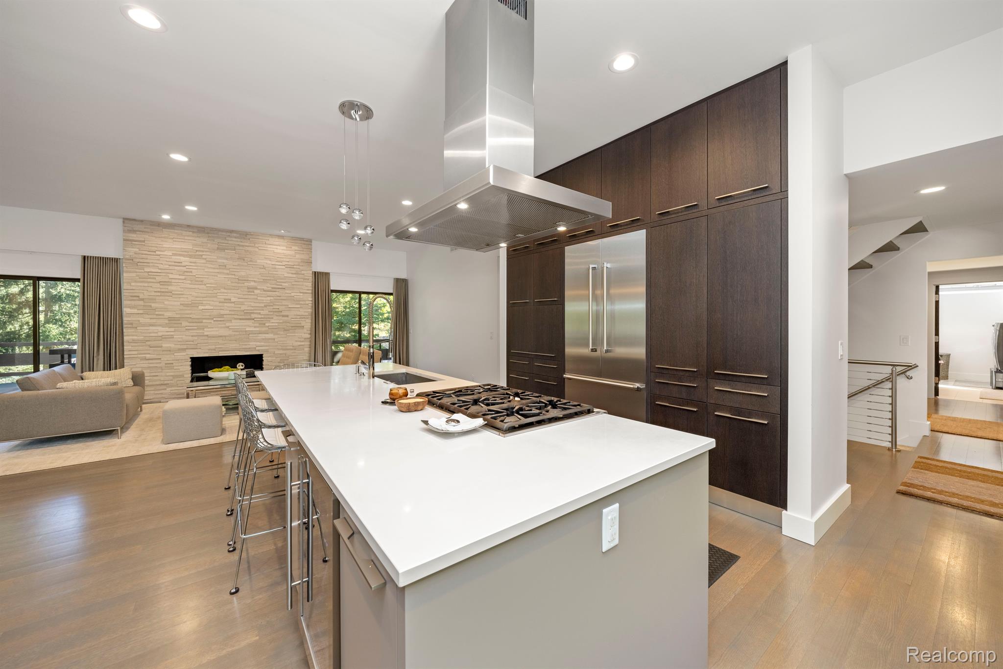 973 BLOOMFIELD WOODS