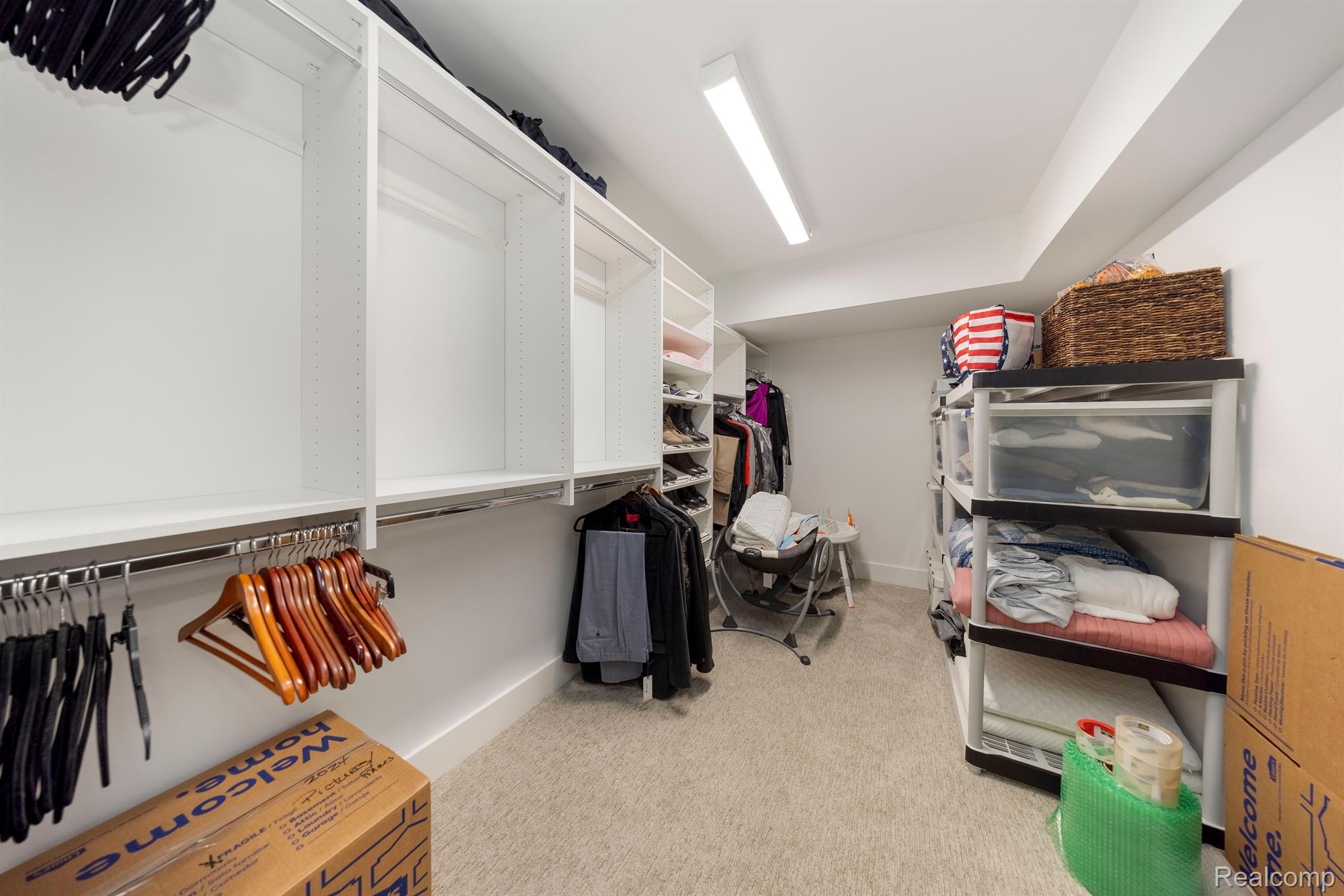 973 BLOOMFIELD WOODS