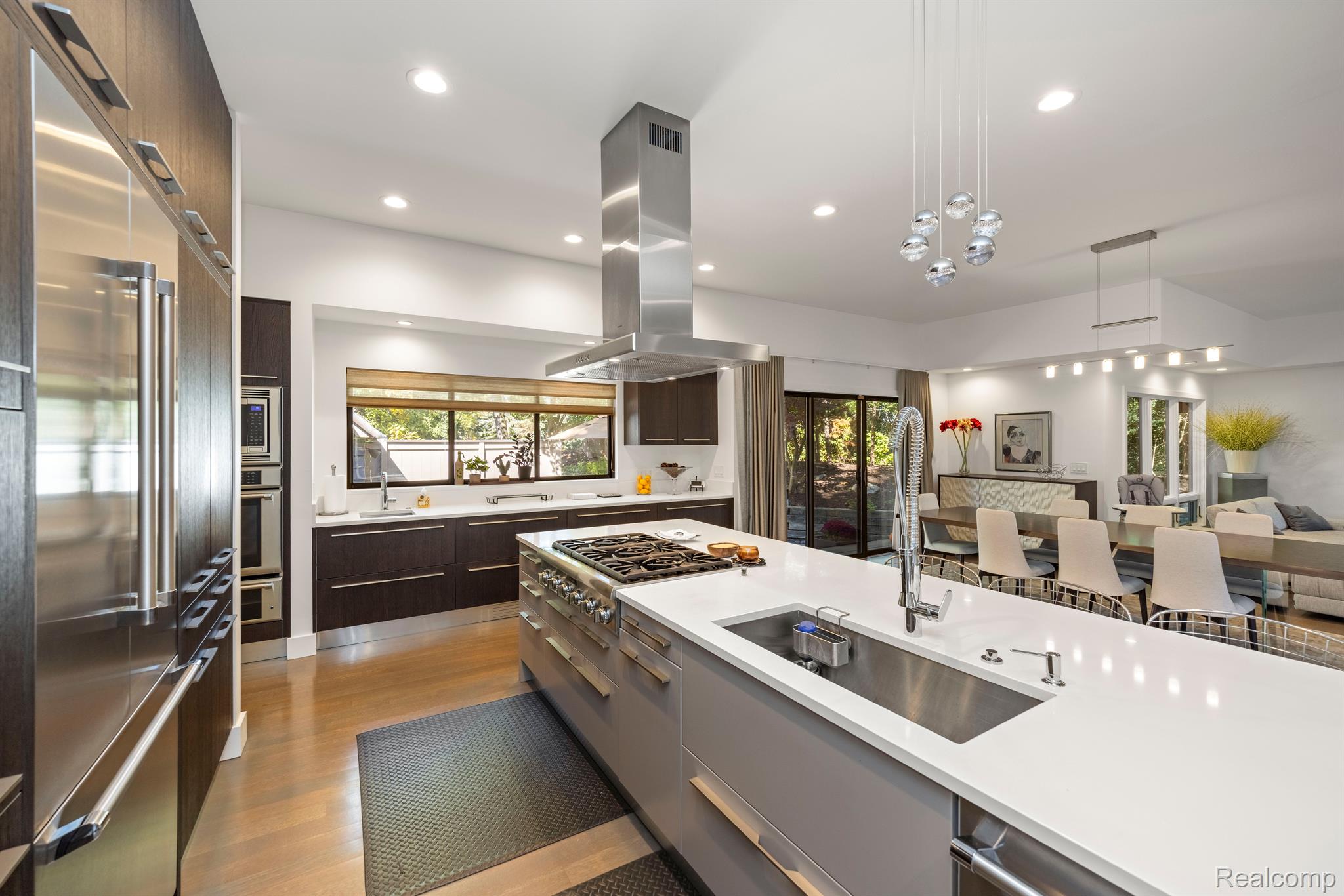 973 BLOOMFIELD WOODS
