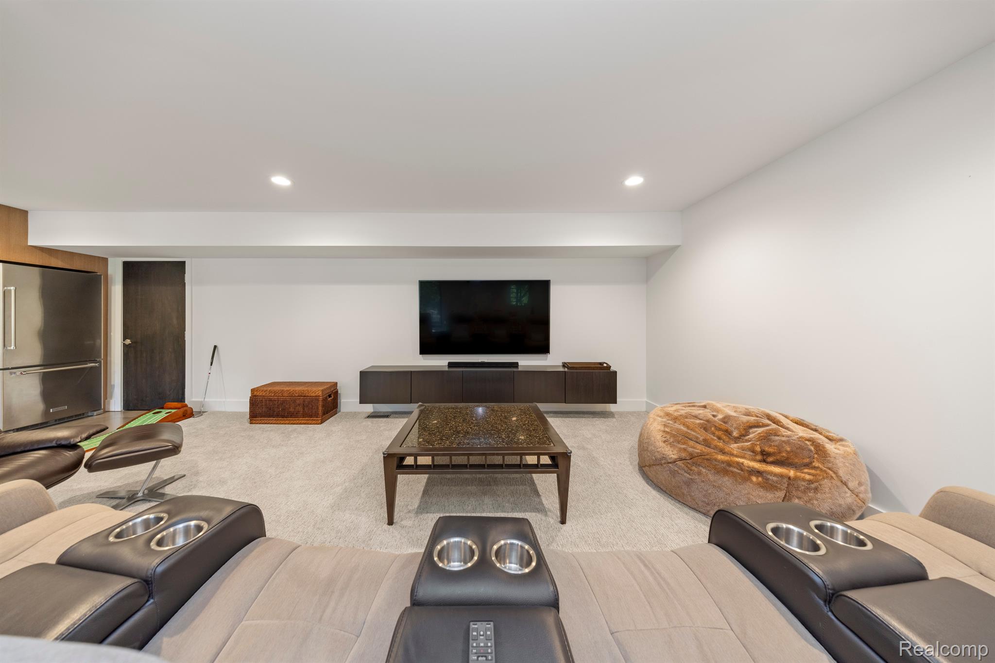 973 BLOOMFIELD WOODS