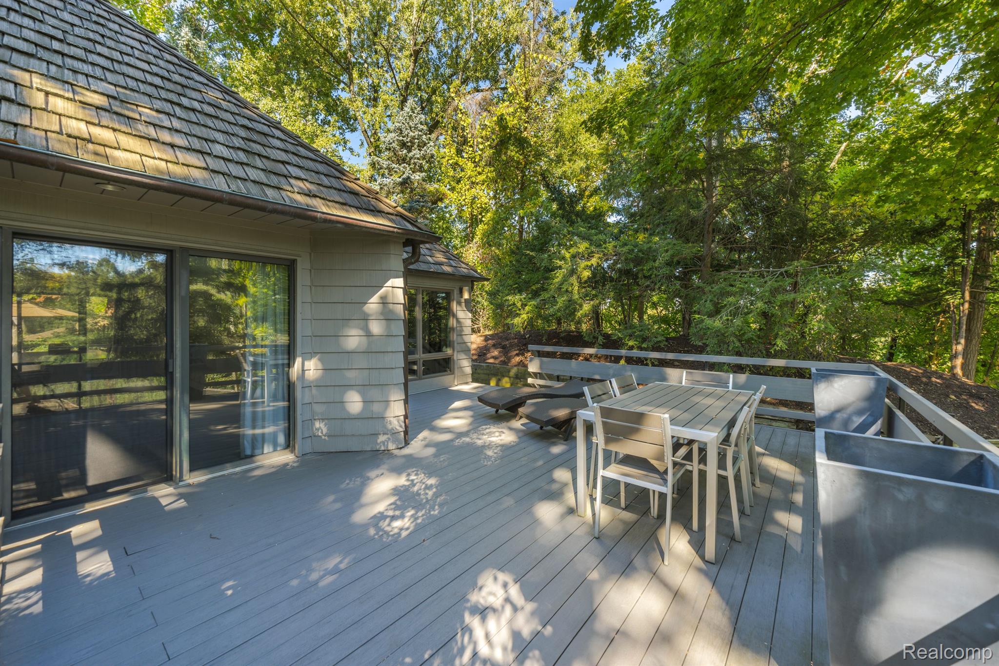 973 BLOOMFIELD WOODS