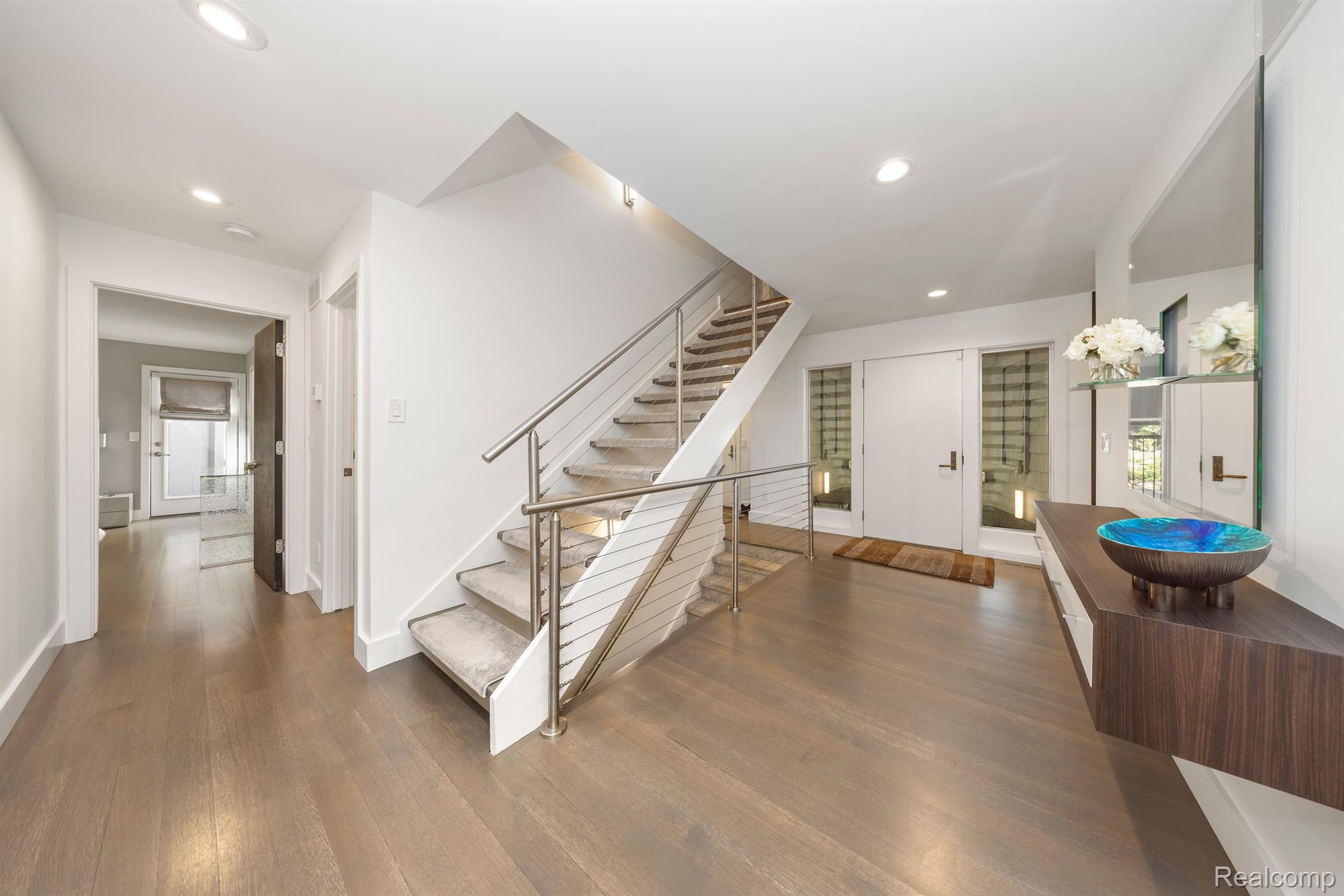 973 BLOOMFIELD WOODS