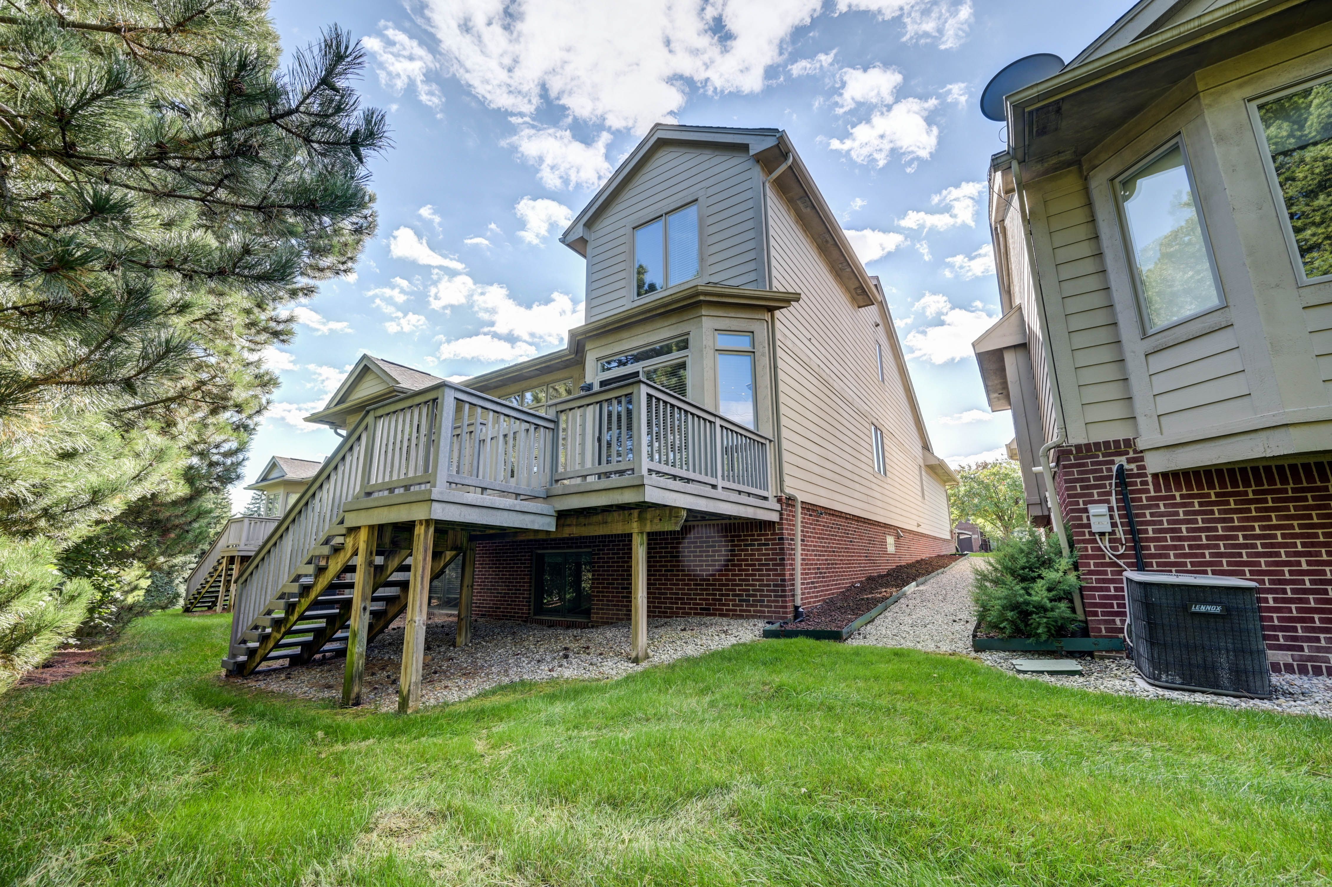 5613 PEMBROOKE