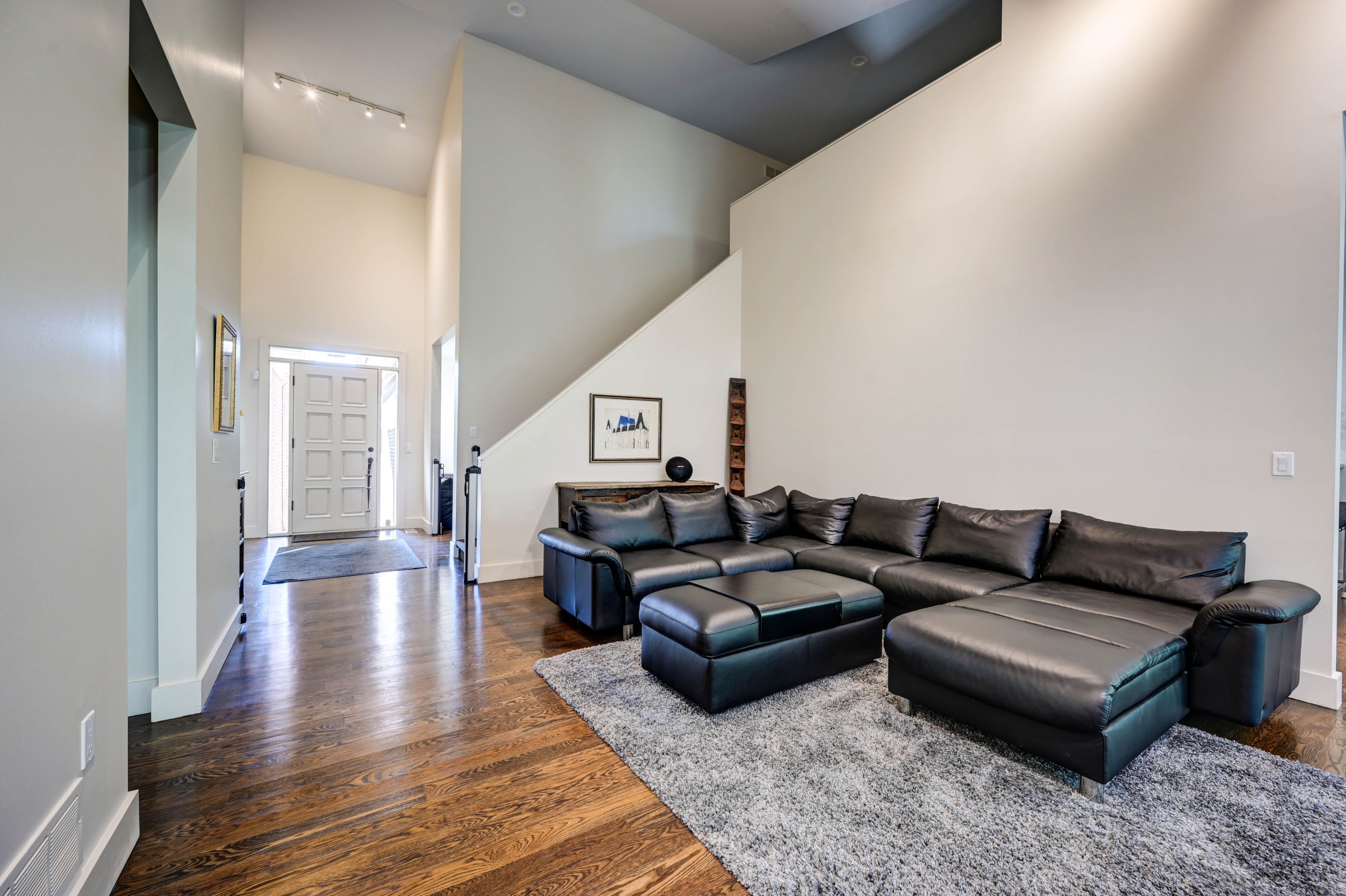 5613 PEMBROOKE