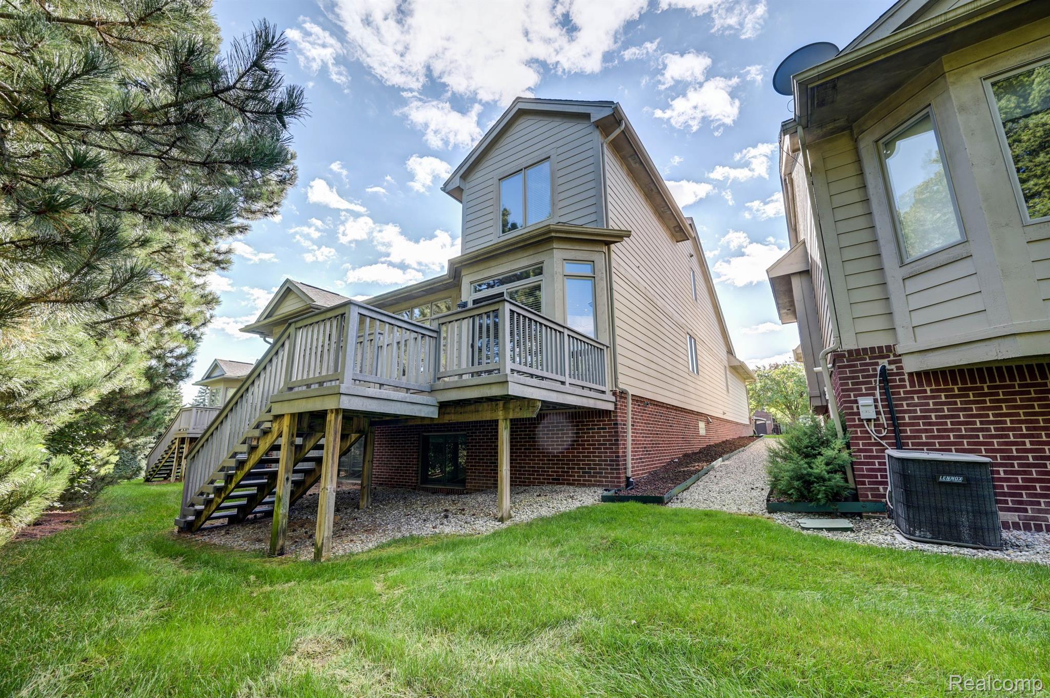 5613 PEMBROOKE