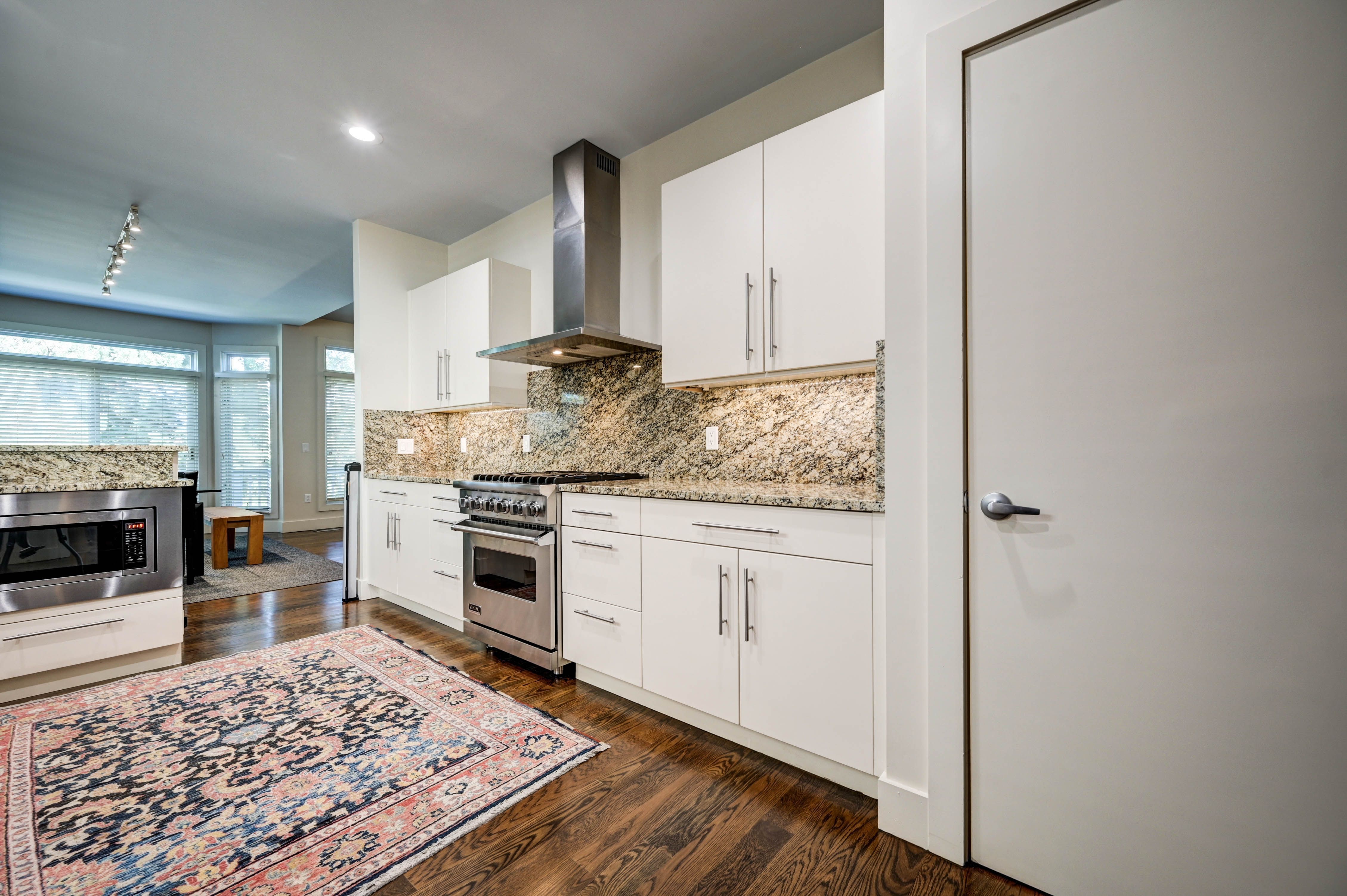 5613 PEMBROOKE