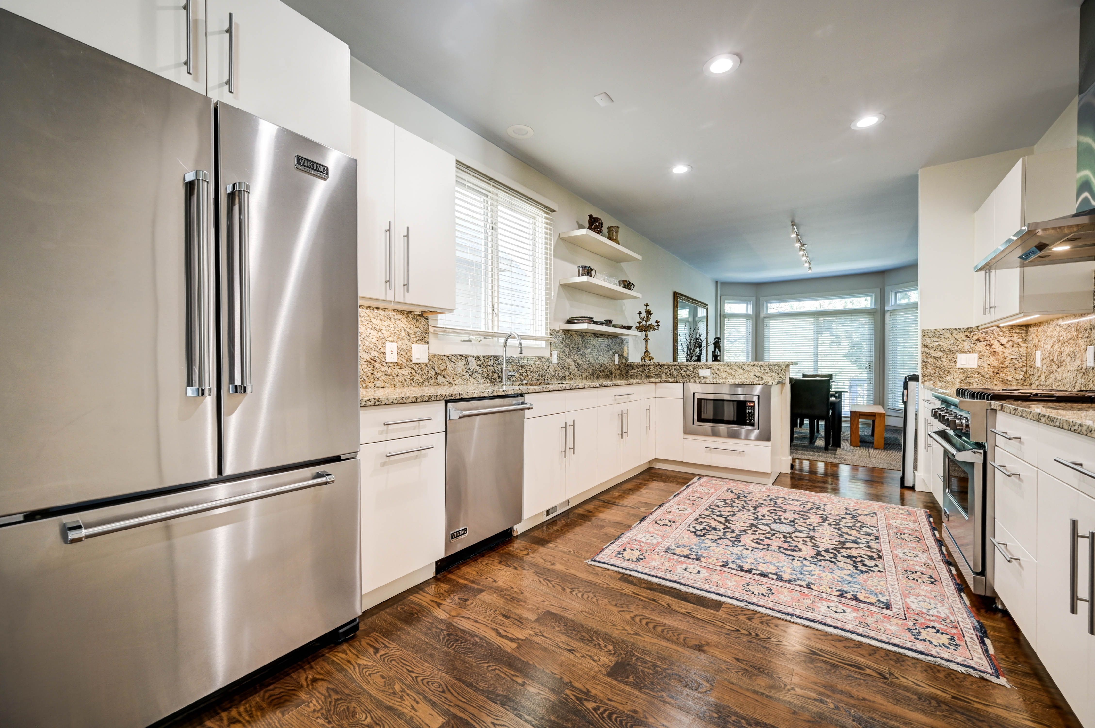 5613 PEMBROOKE