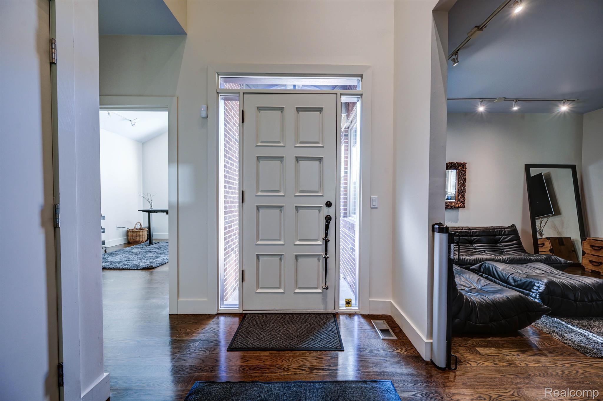 5613 PEMBROOKE