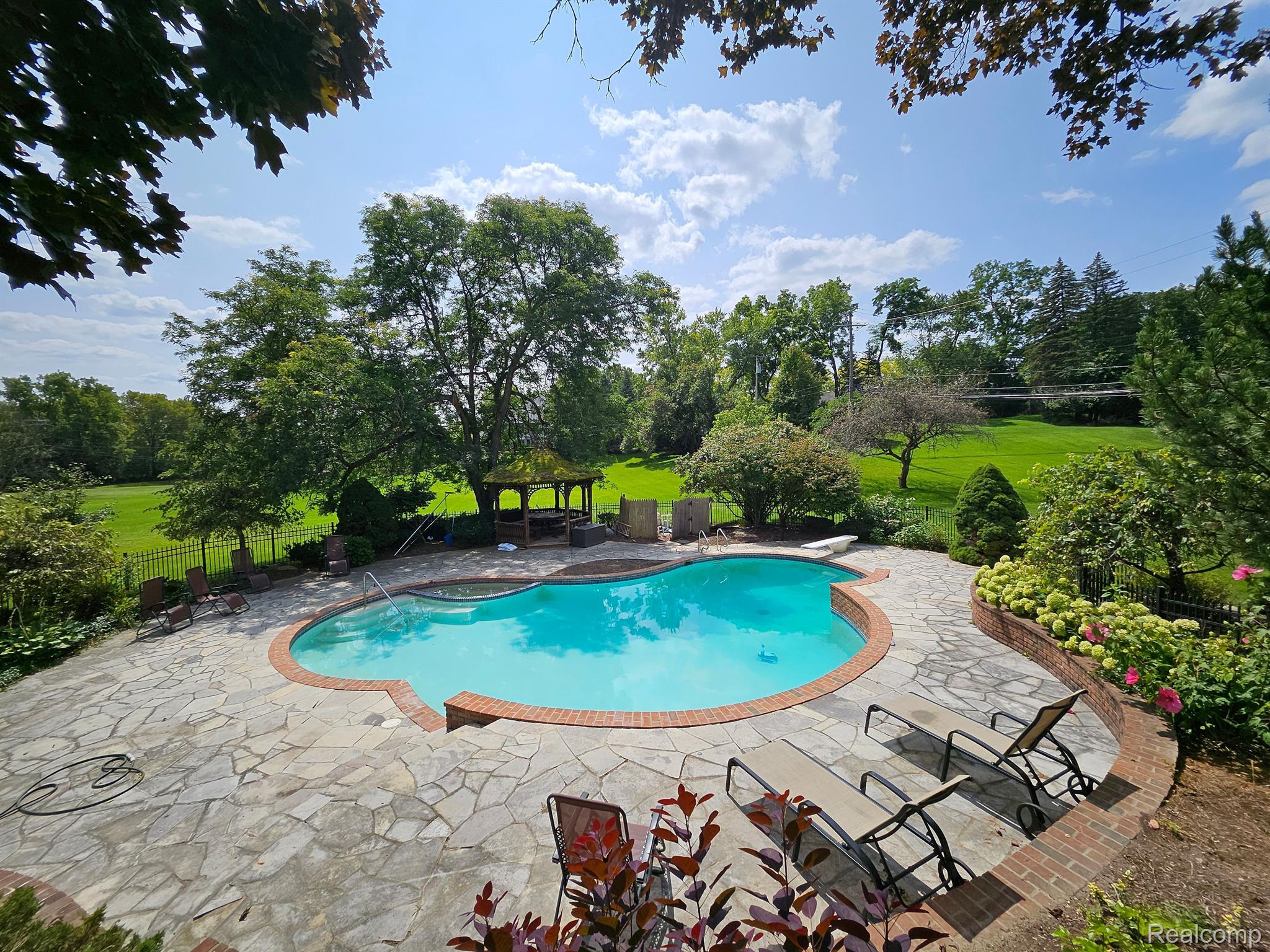 32781 W Eleven Mile Road