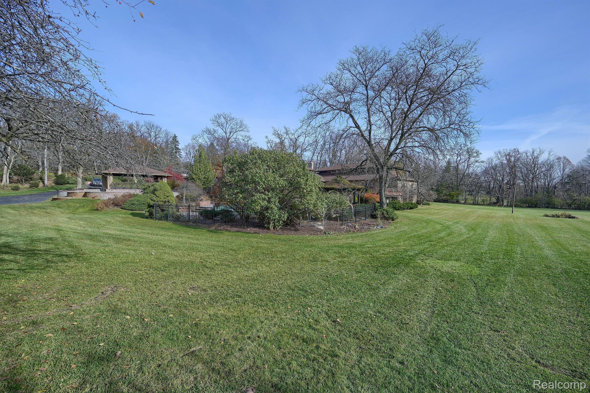 32781 W Eleven Mile Road
