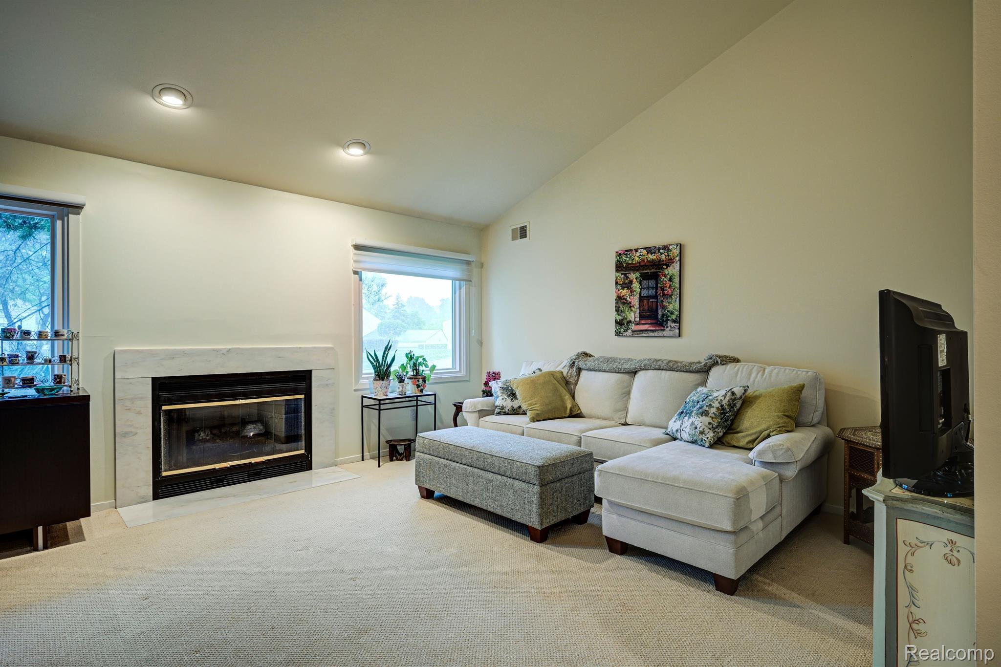 5272 SIMPSON LAKE Road