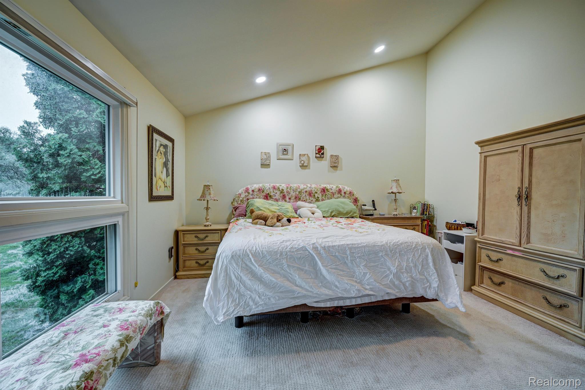 5272 SIMPSON LAKE Road