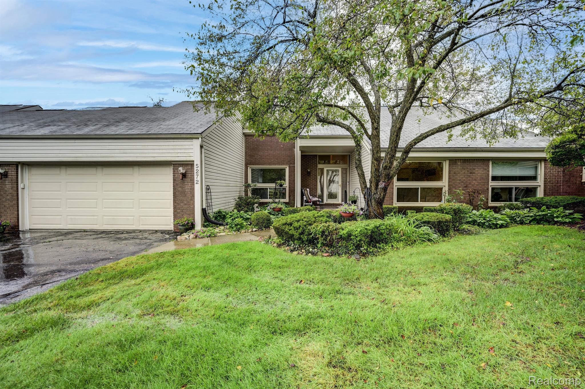 5272 SIMPSON LAKE Road
