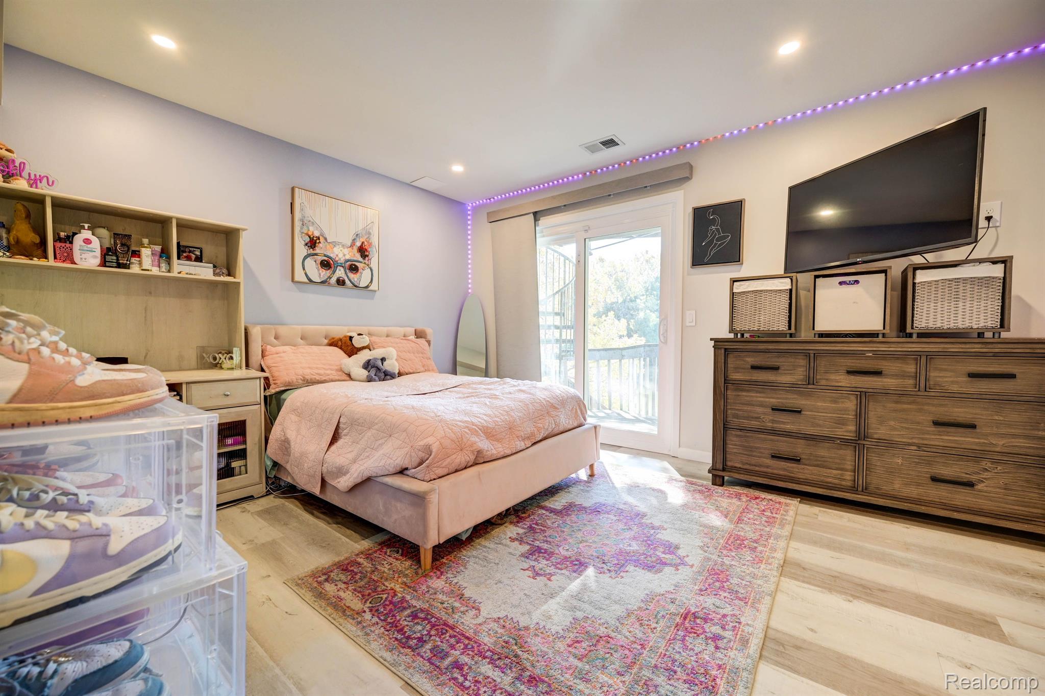 2295 CAMEO LAKE