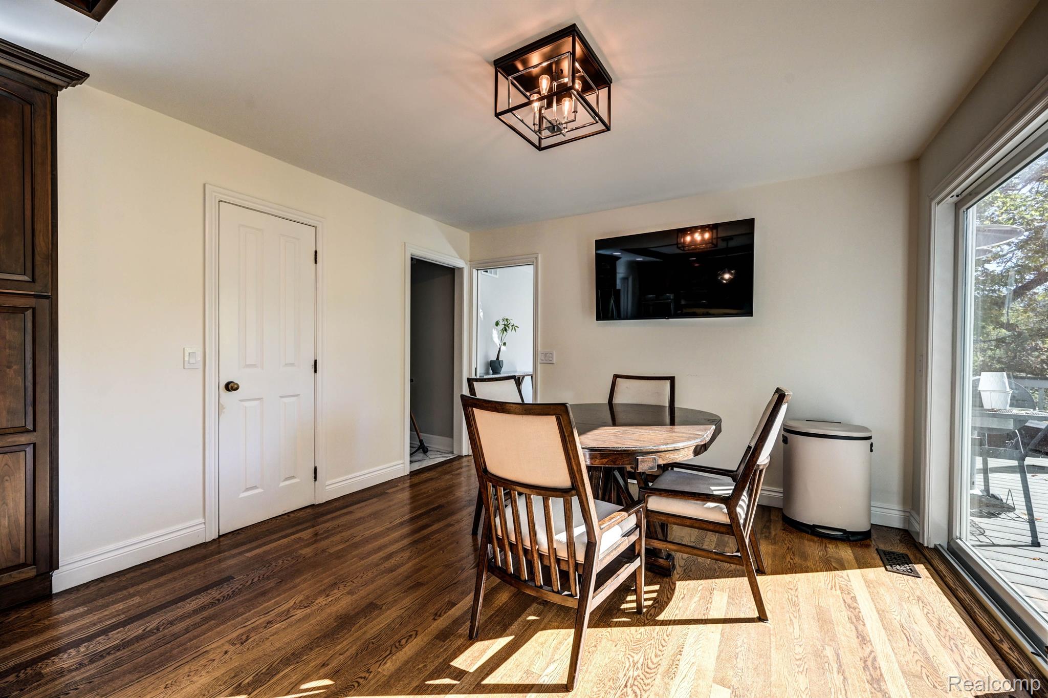2295 CAMEO LAKE
