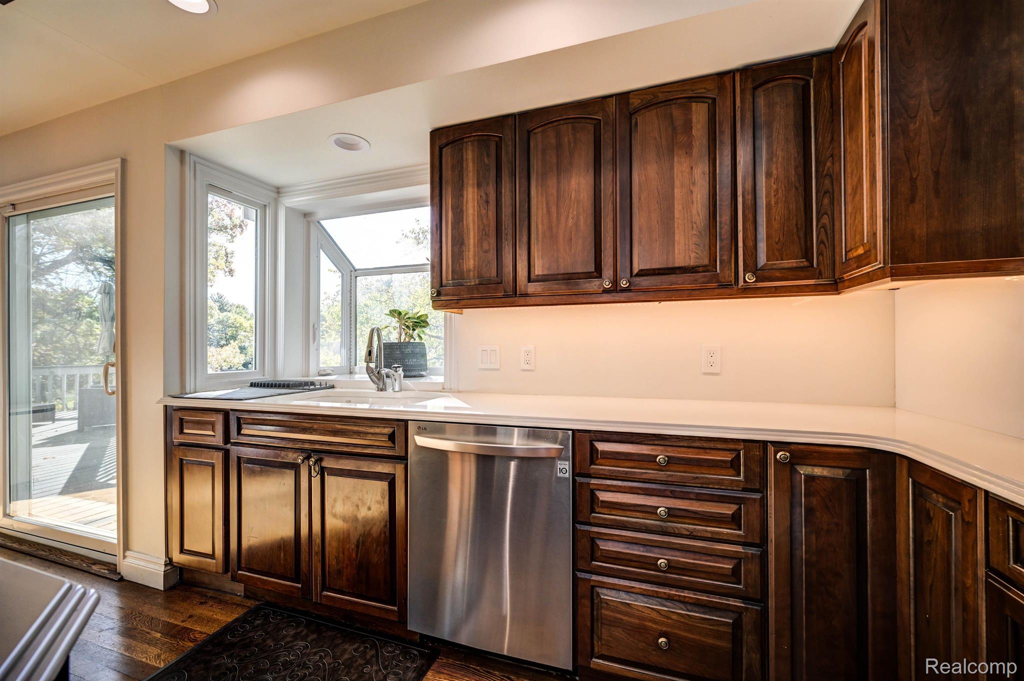 2295 CAMEO LAKE