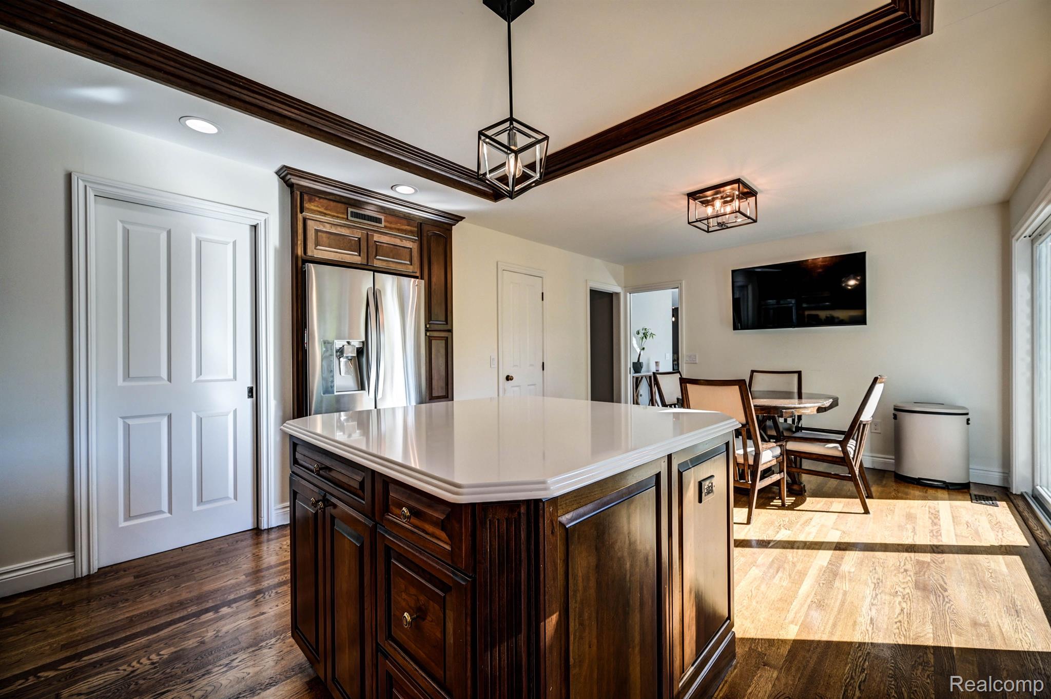 2295 CAMEO LAKE