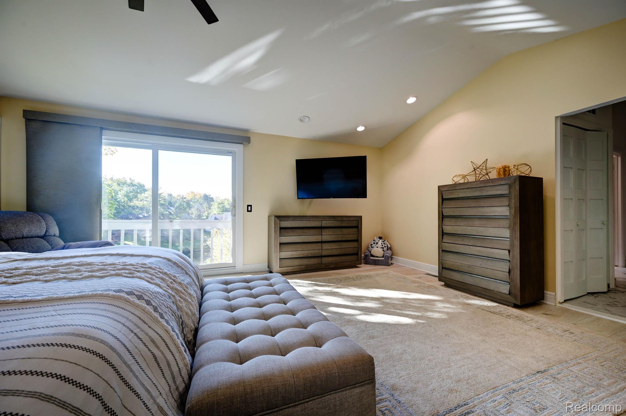 2295 CAMEO LAKE