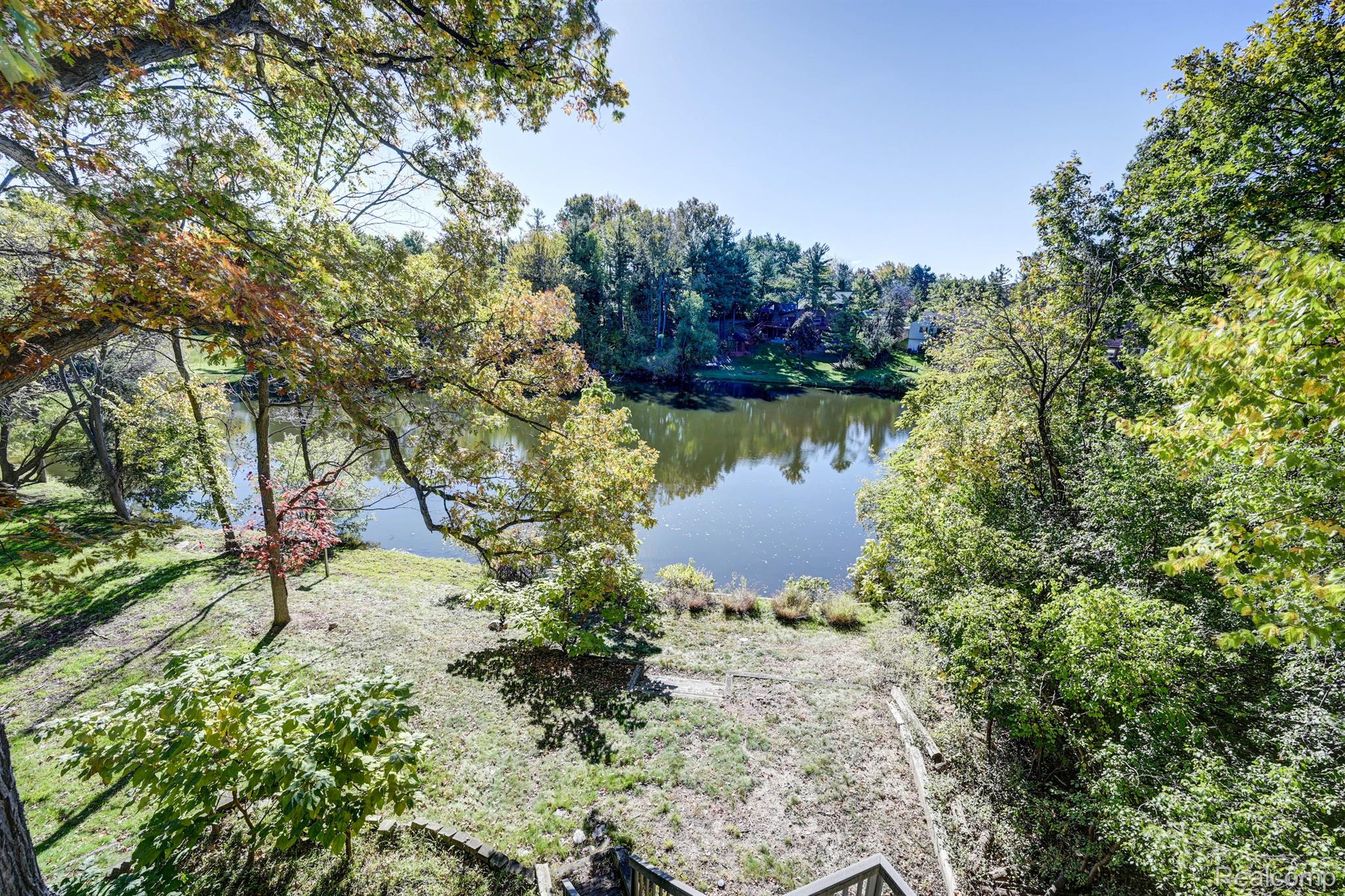 2295 CAMEO LAKE