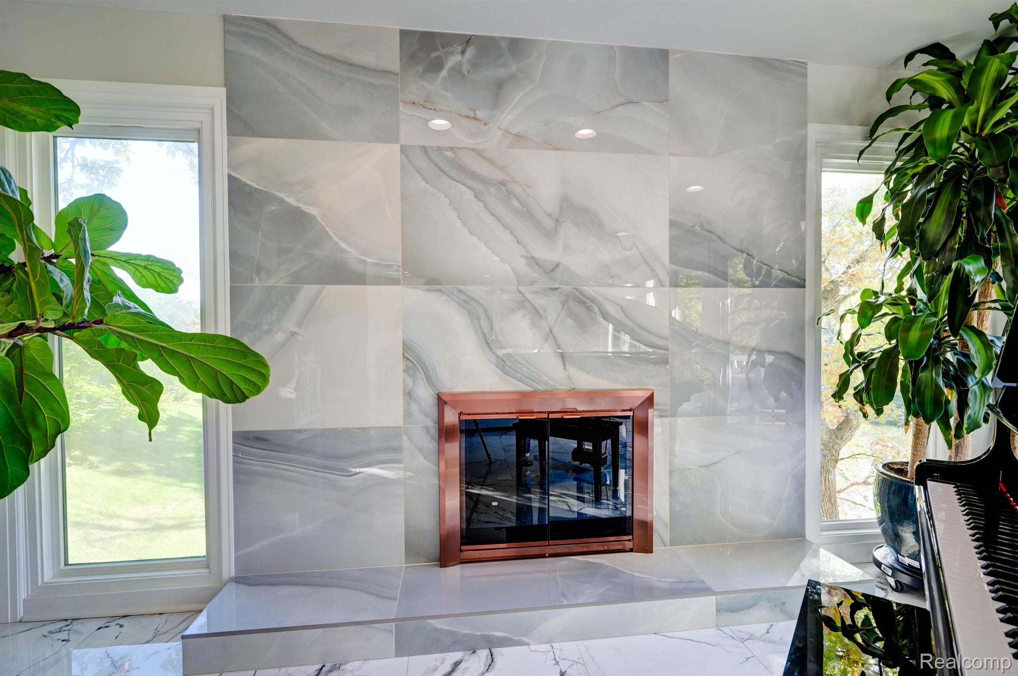2295 CAMEO LAKE