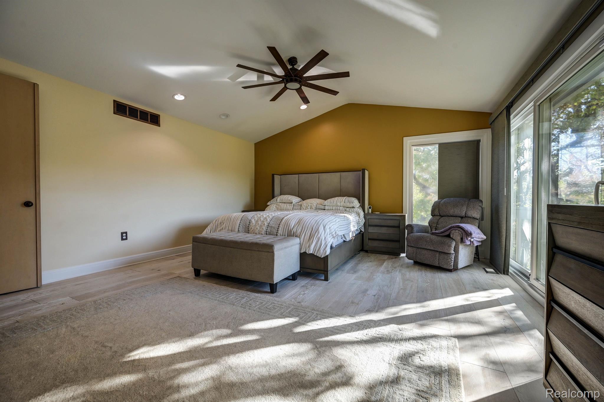 2295 CAMEO LAKE