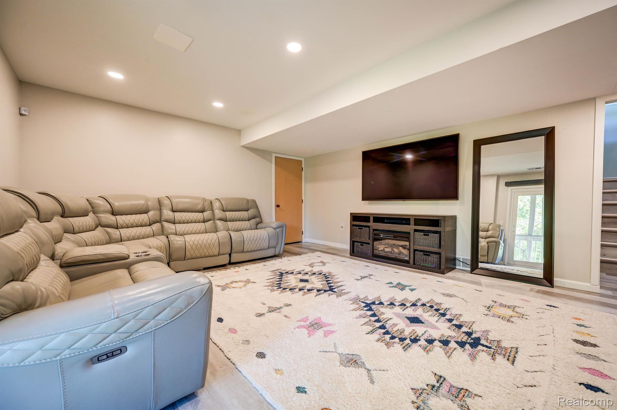 2295 CAMEO LAKE