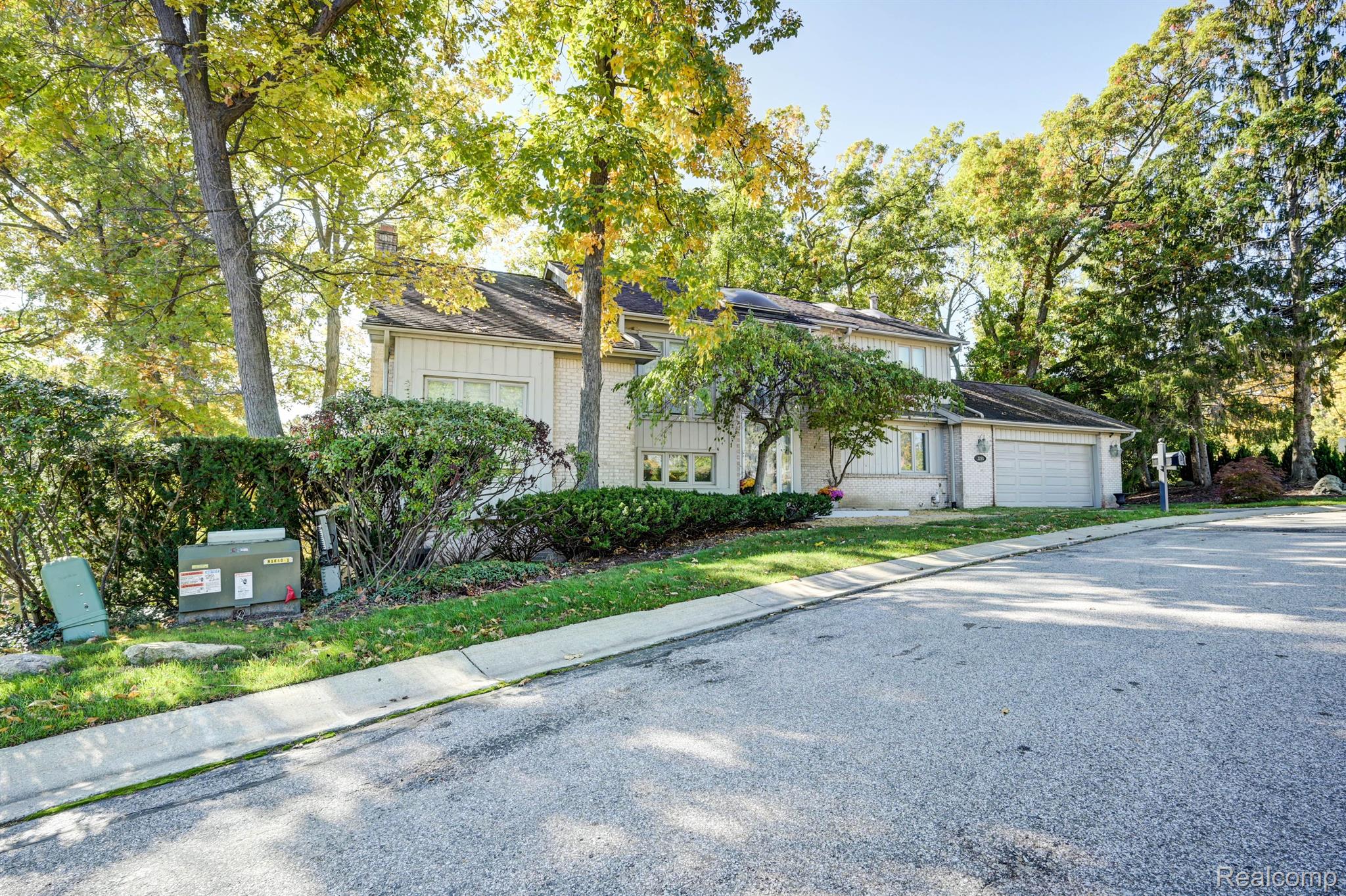 2295 CAMEO LAKE