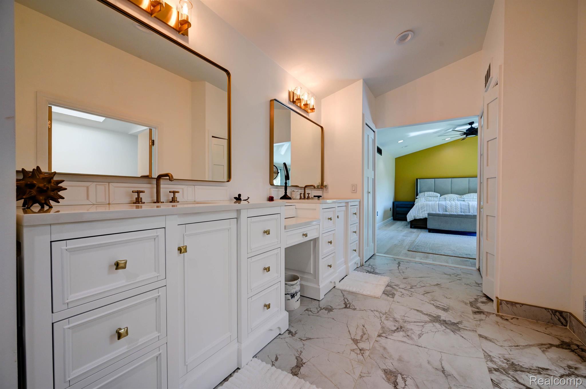 2295 CAMEO LAKE