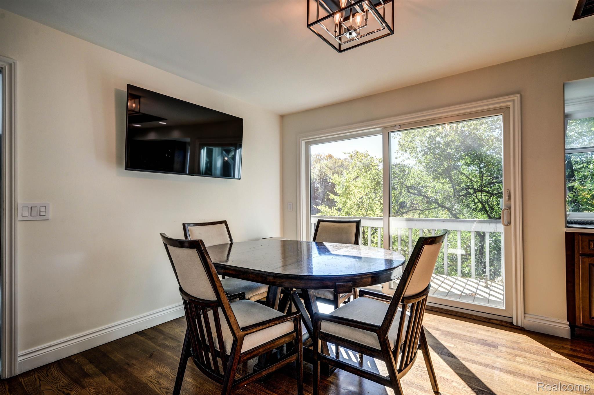 2295 CAMEO LAKE