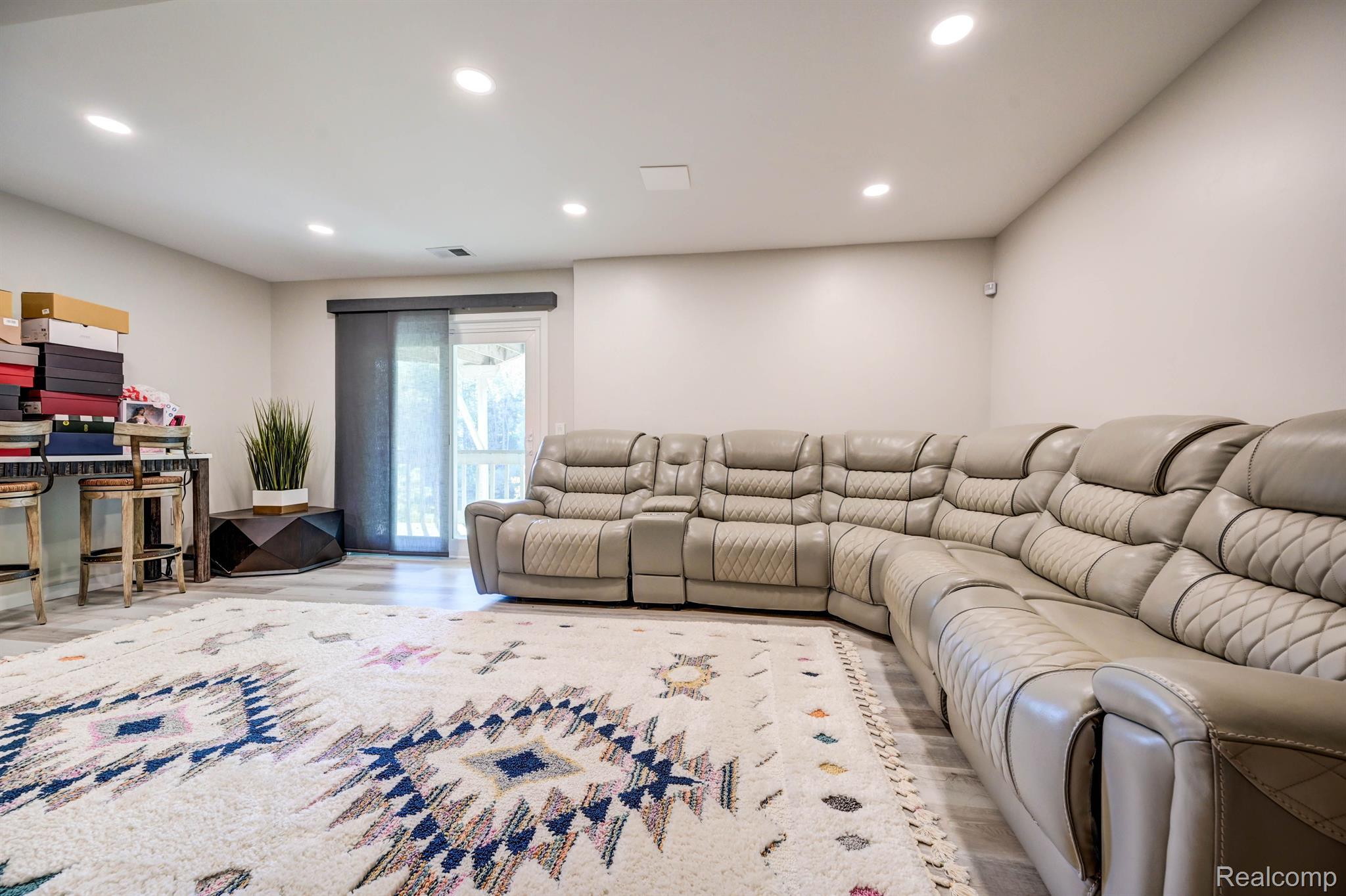 2295 CAMEO LAKE