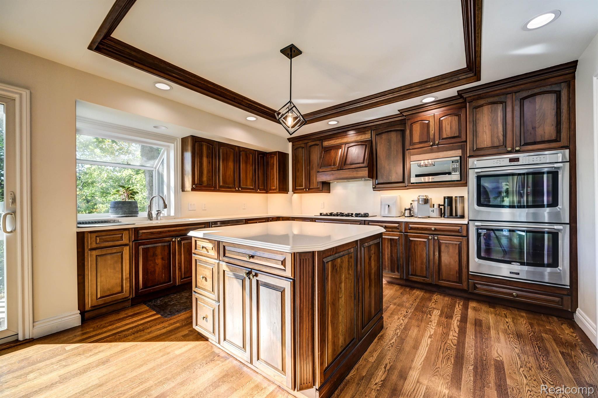 2295 CAMEO LAKE