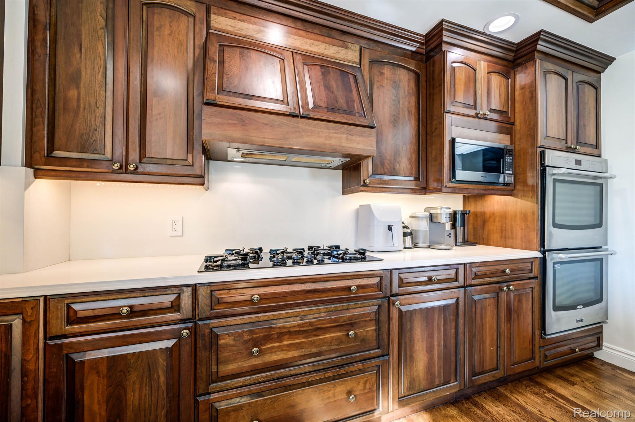 2295 CAMEO LAKE