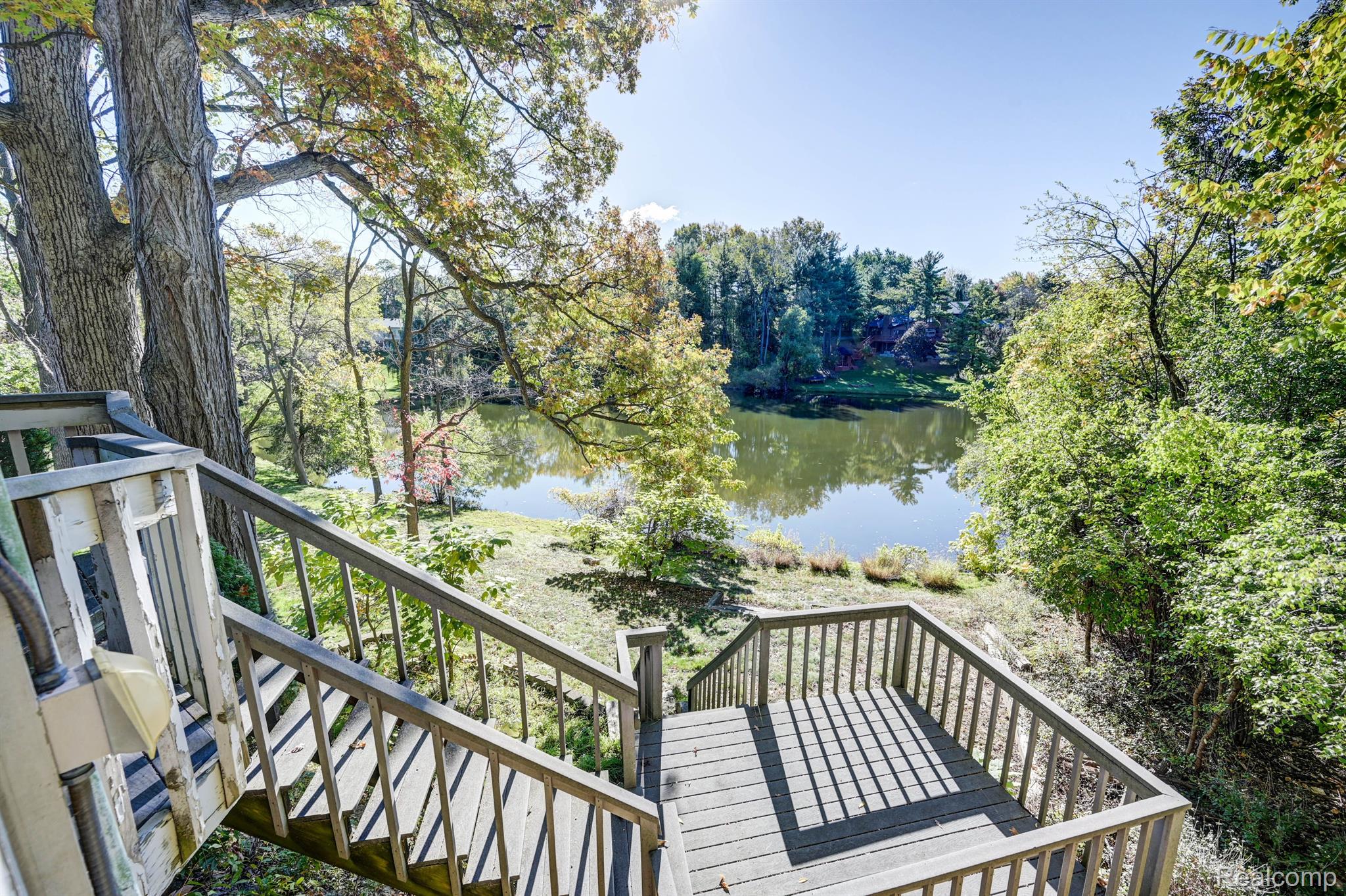 2295 CAMEO LAKE
