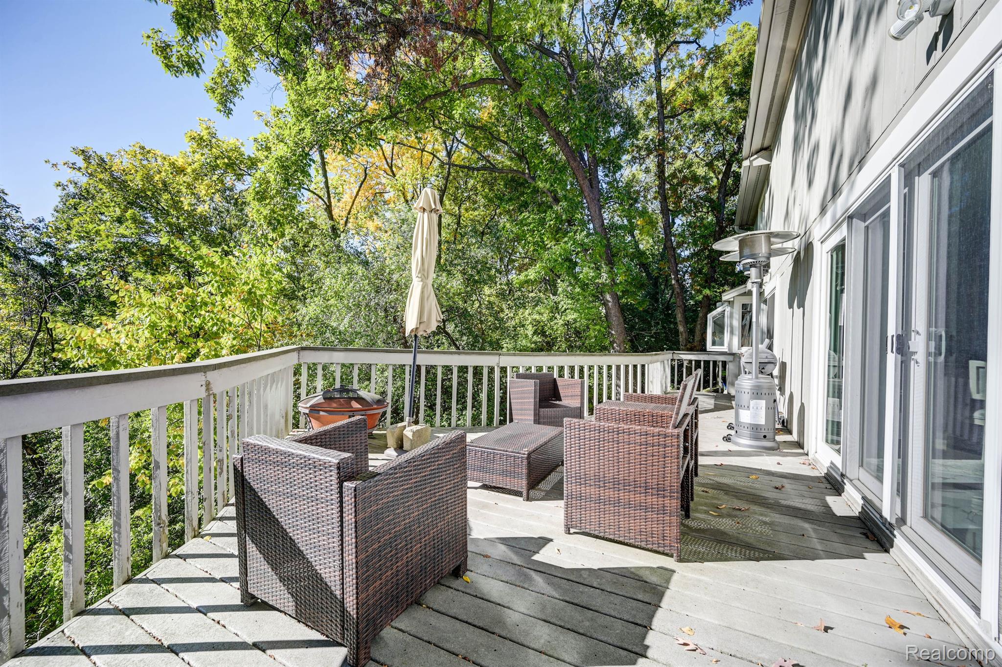 2295 CAMEO LAKE