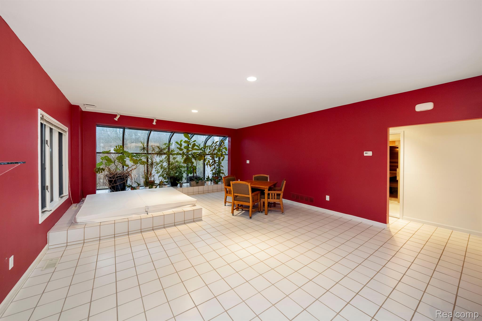 1725 LONG LAKE SHORE Drive