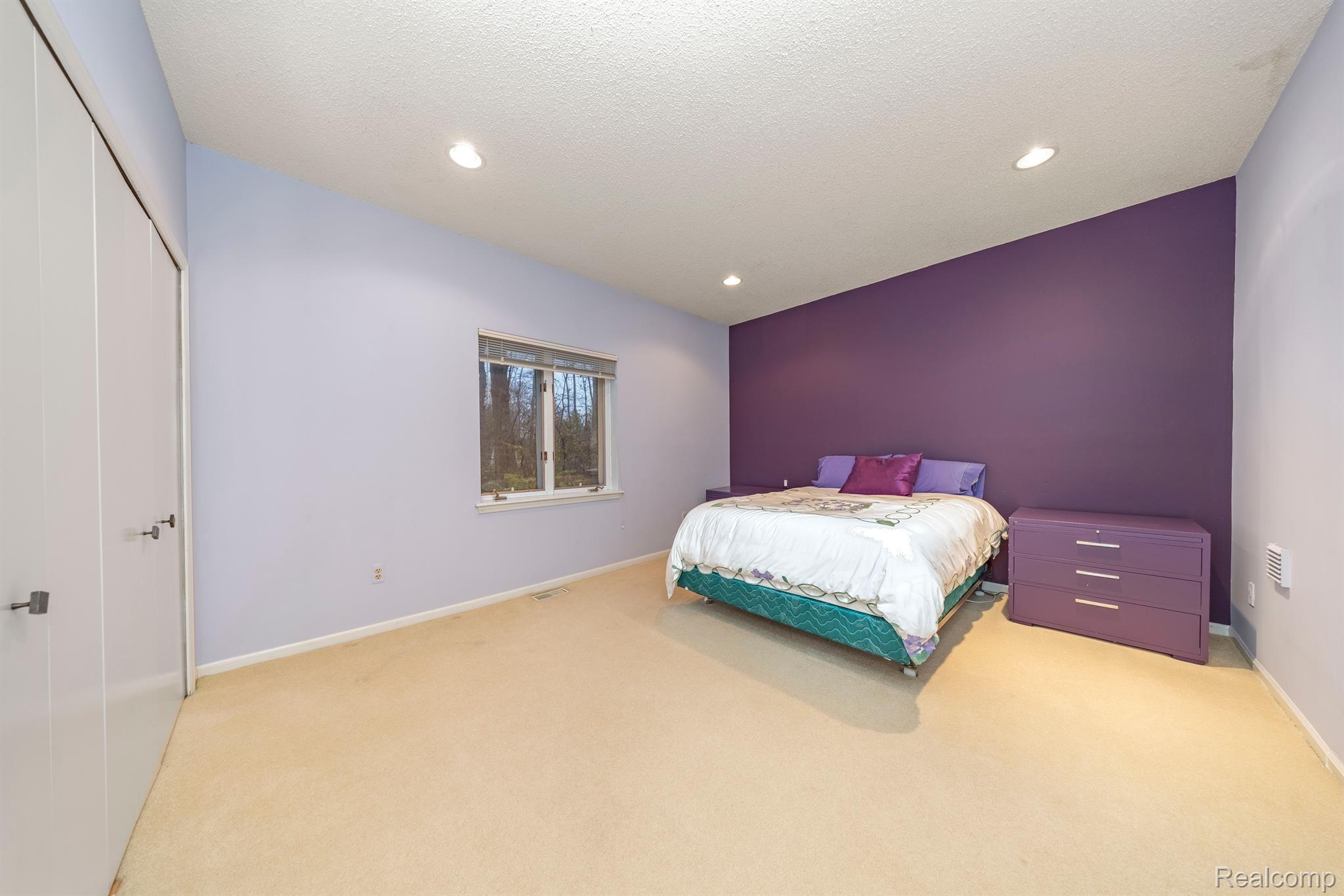 1725 LONG LAKE SHORE Drive