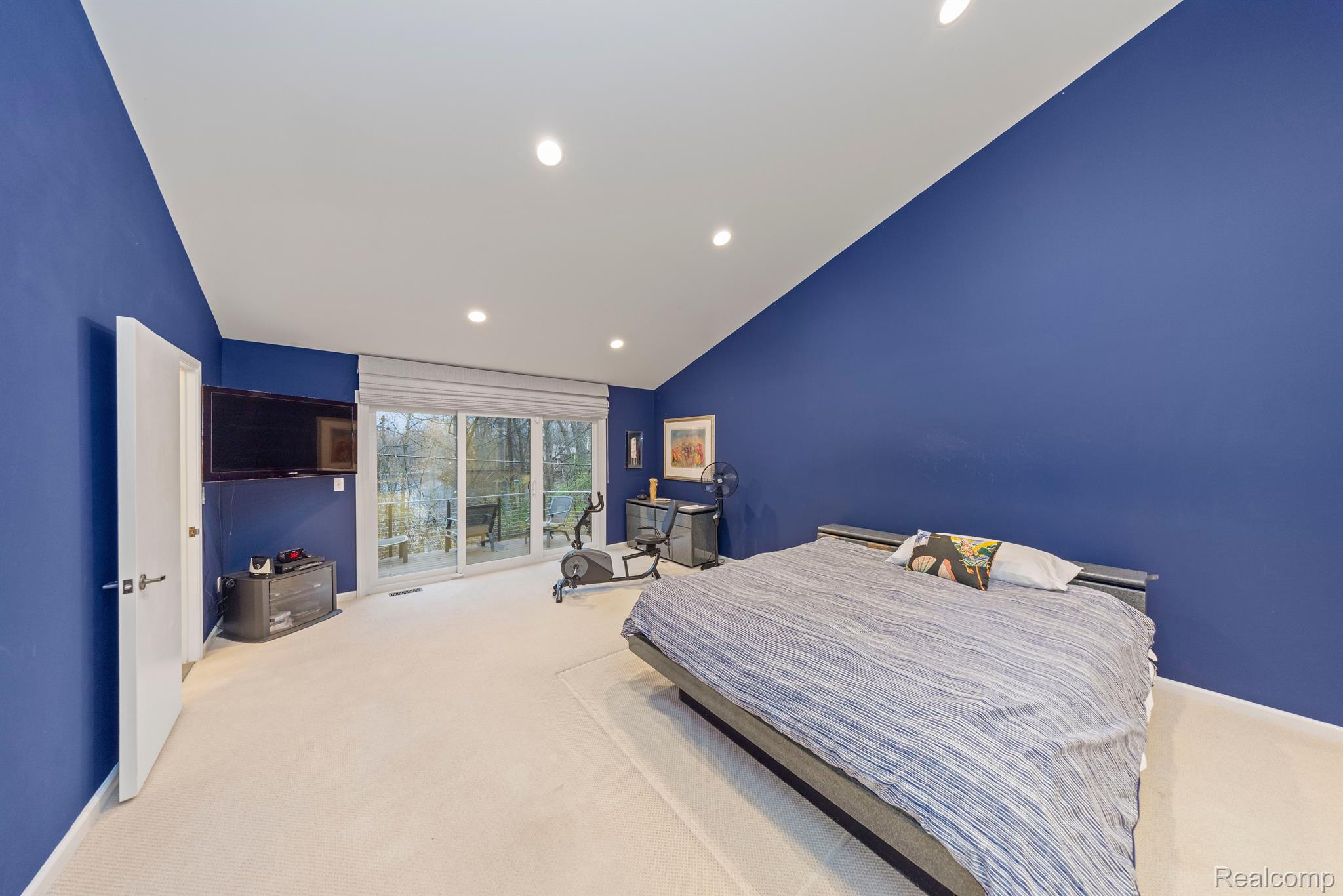 1725 LONG LAKE SHORE Drive