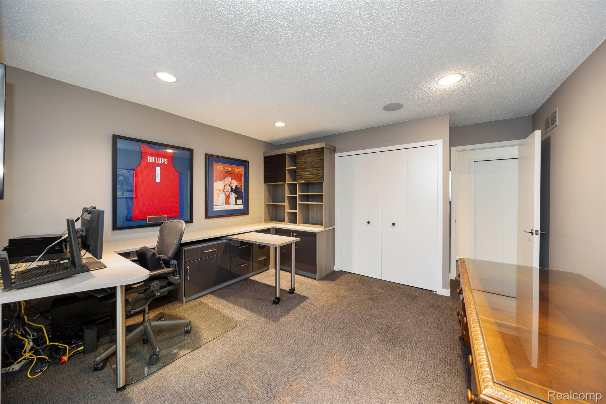1725 LONG LAKE SHORE Drive
