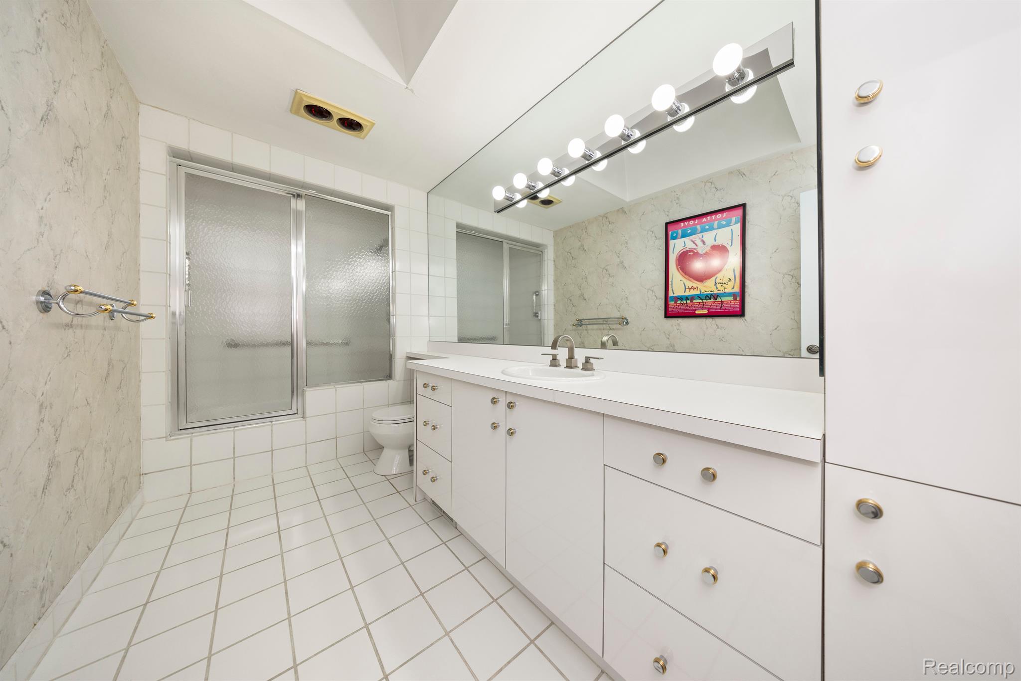 1725 LONG LAKE SHORE Drive