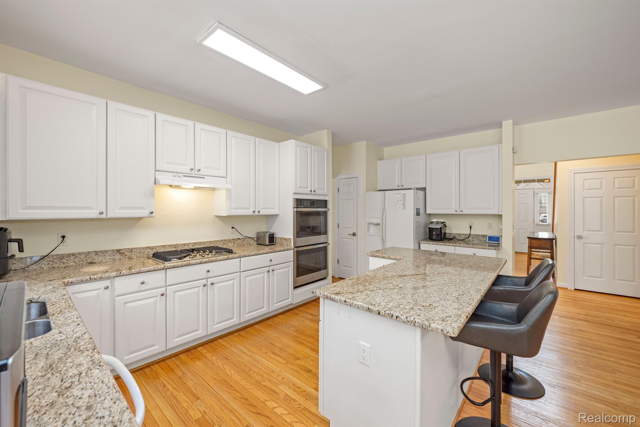 1048 GLENWOOD